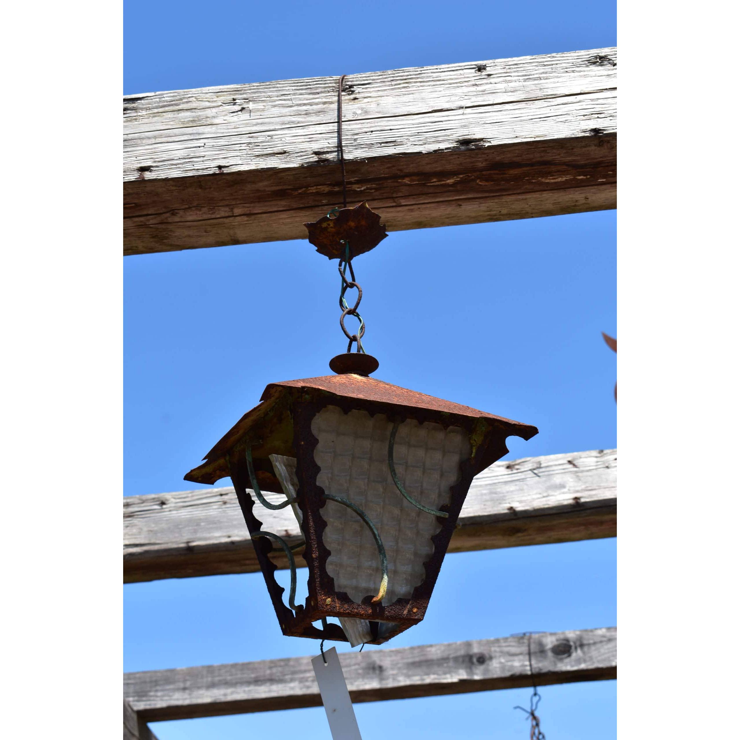 Lampada antica in ferro 