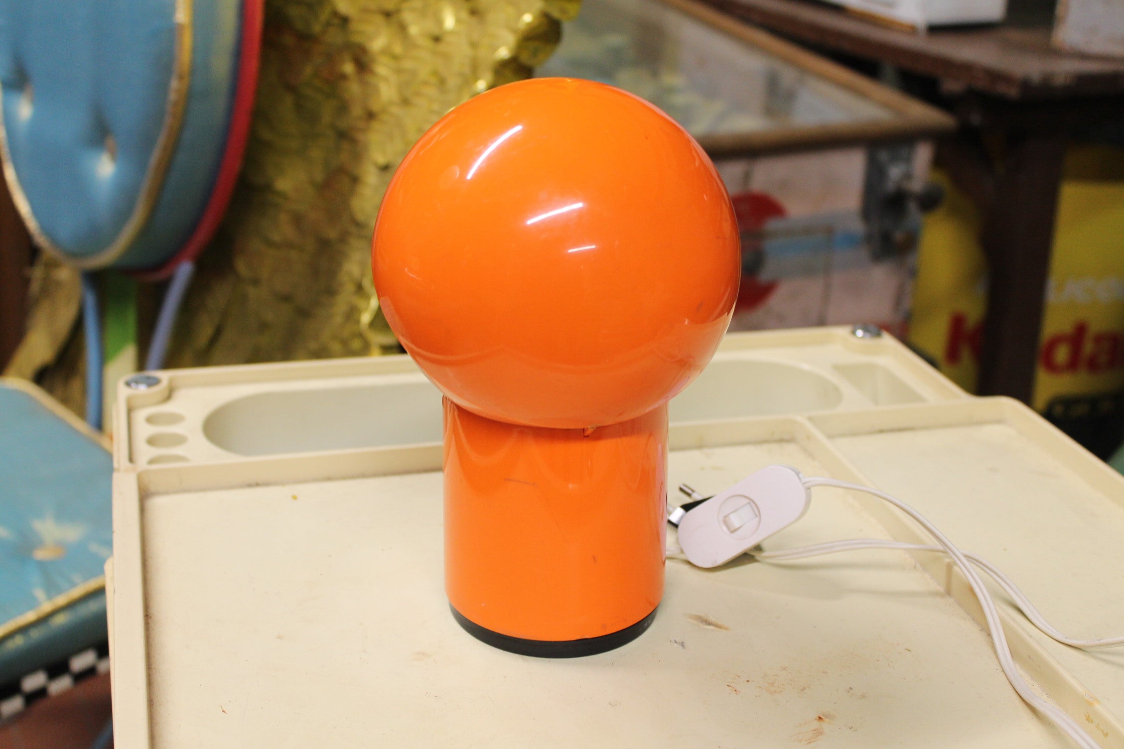 Lampada arancione antica