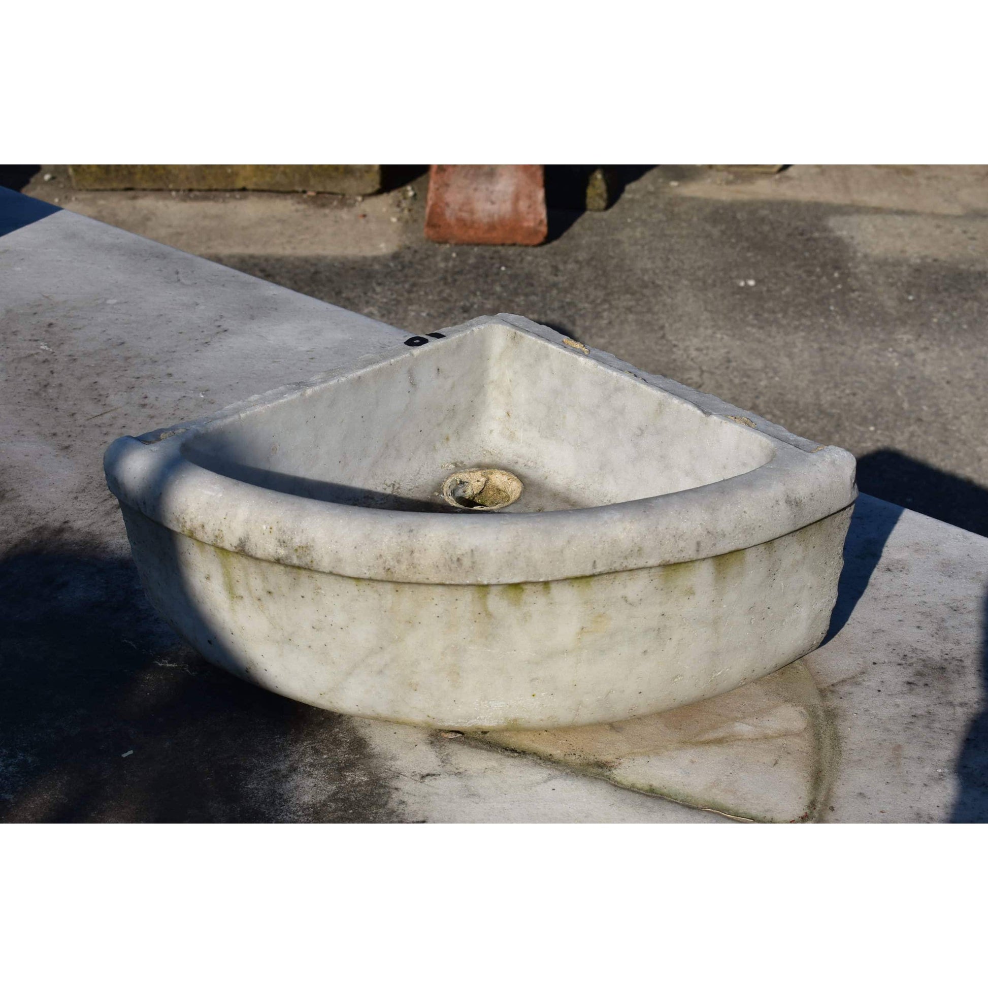 Lavandino angolare in marmo di carrara 