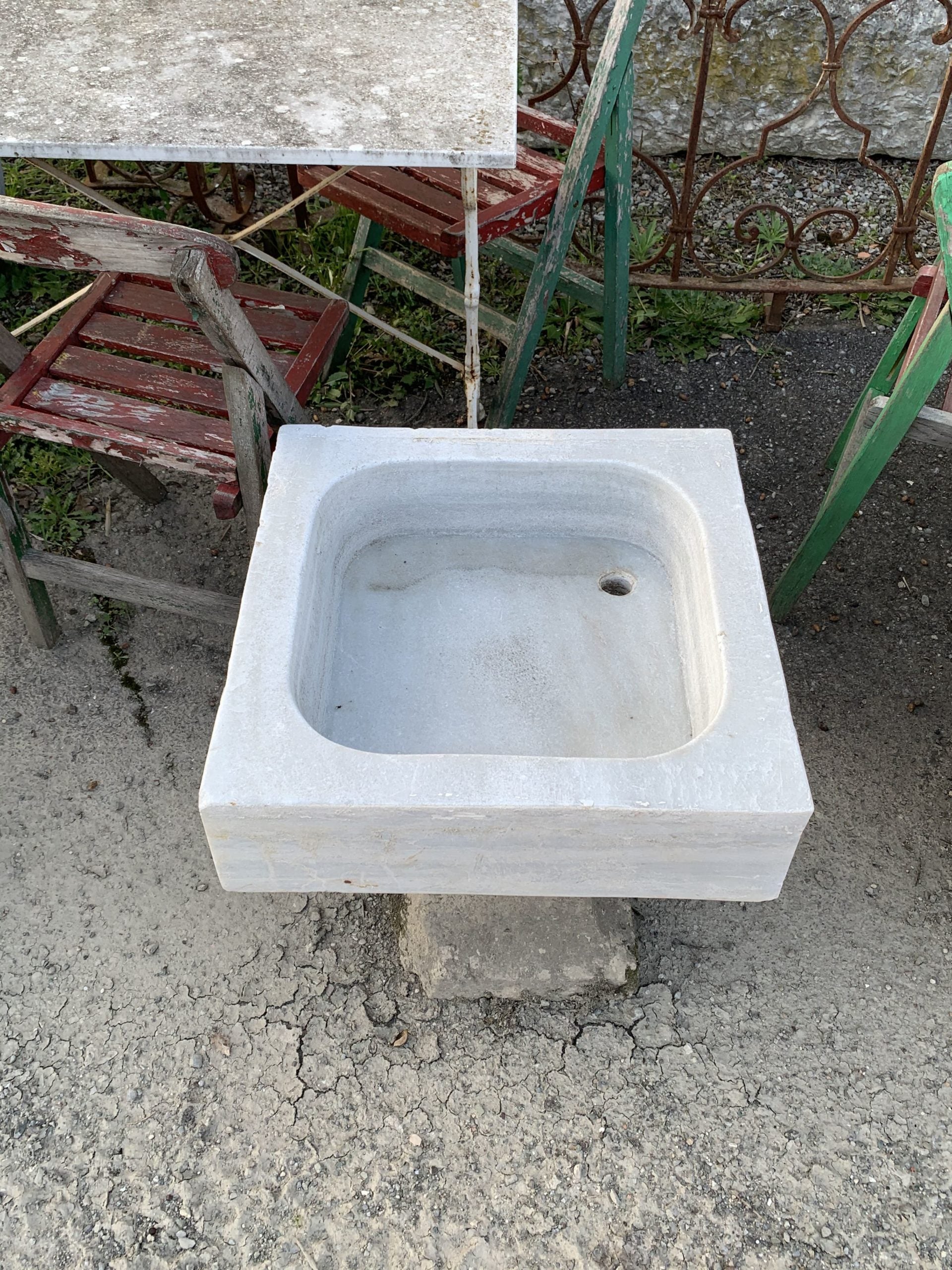 Lavandino in marmo piccolo semplice 