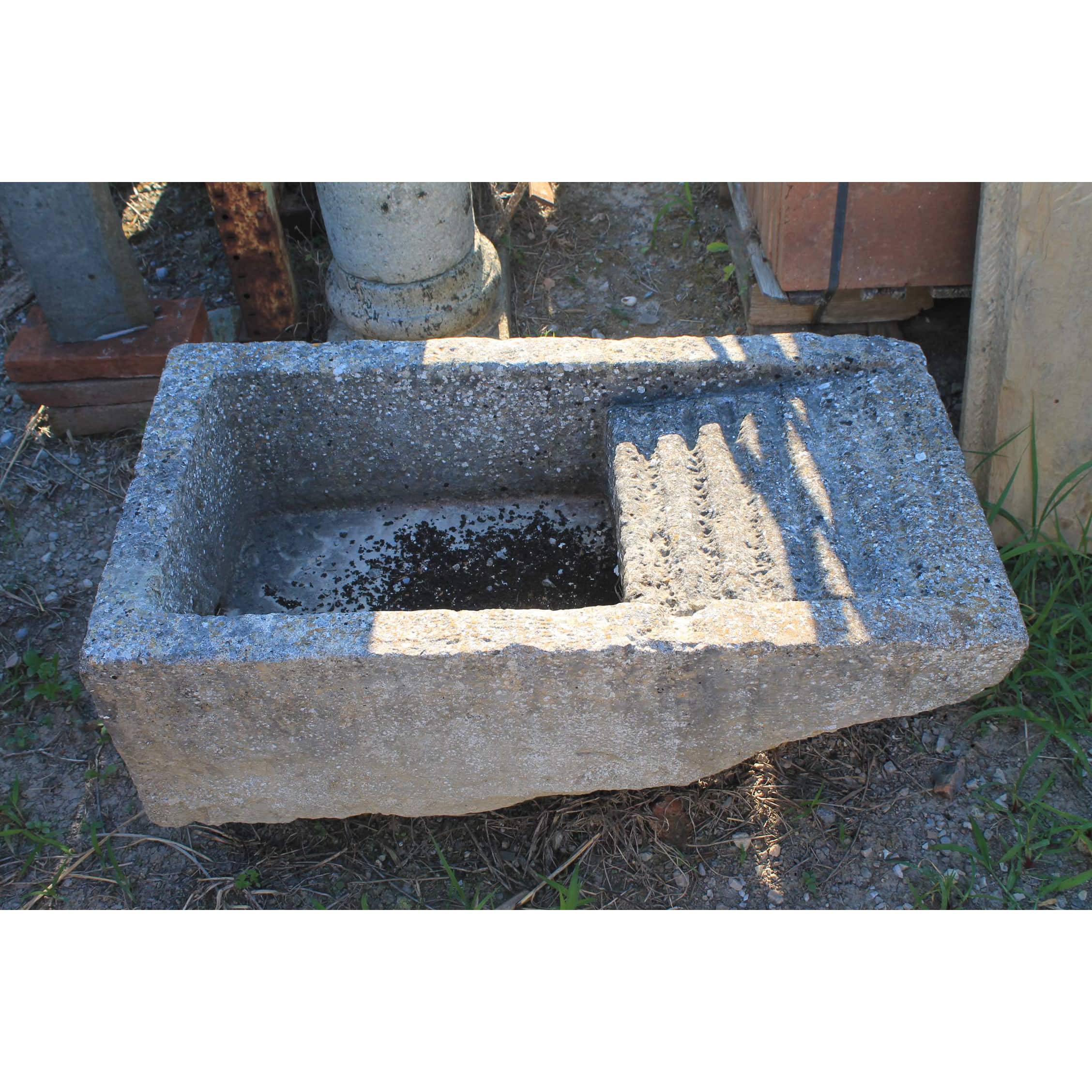 Lavatoio di pietra 
