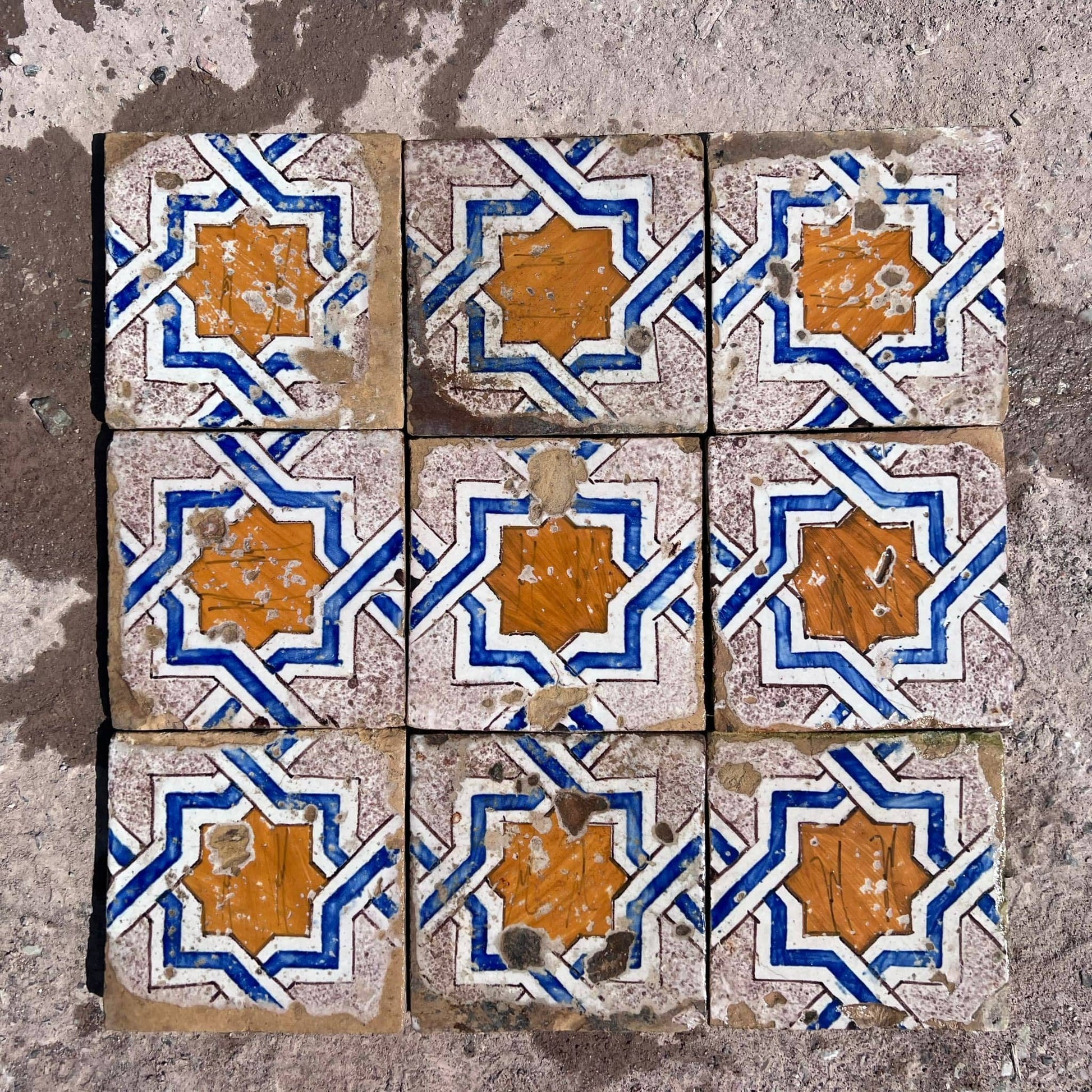 maioliche blu e arancioni antiche 