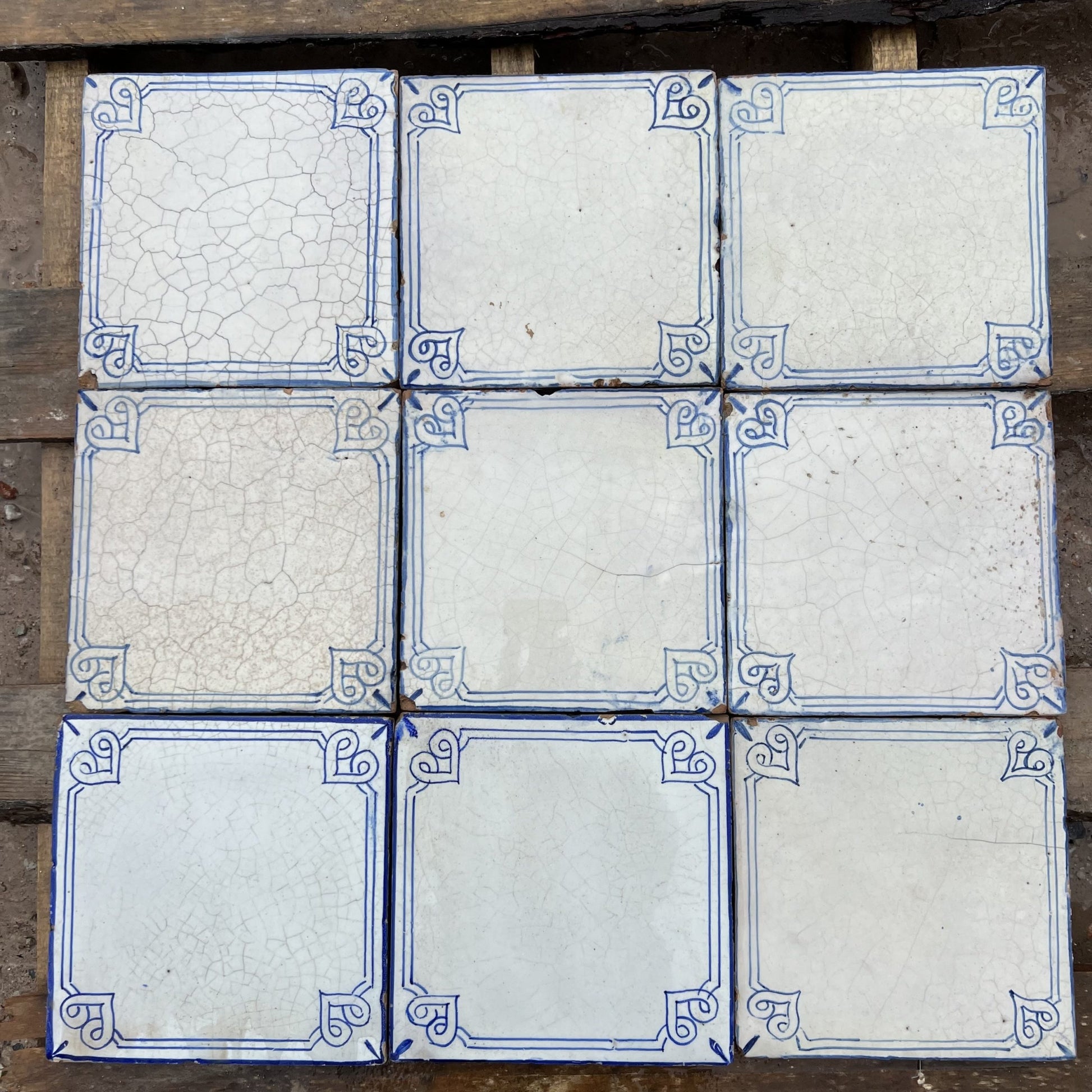 maioliche con decoro azzurro 
