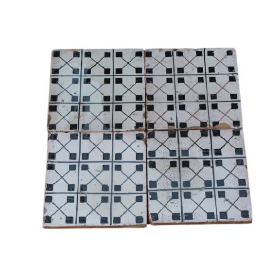 maioliche con disegno geometrico 