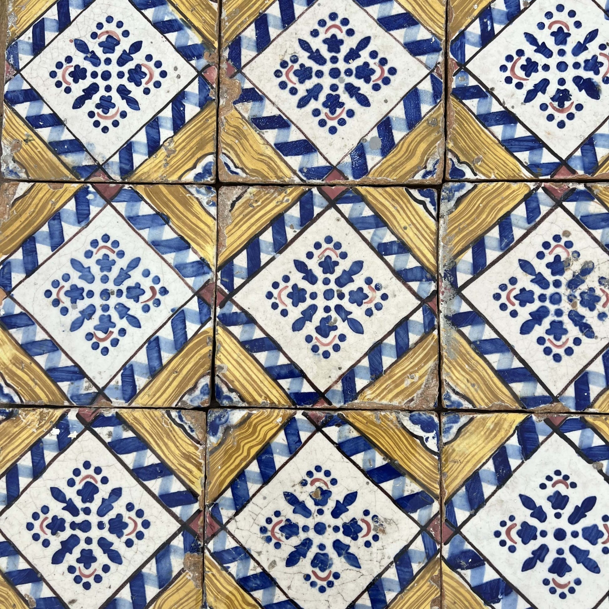 Maioliche gialle e blu 