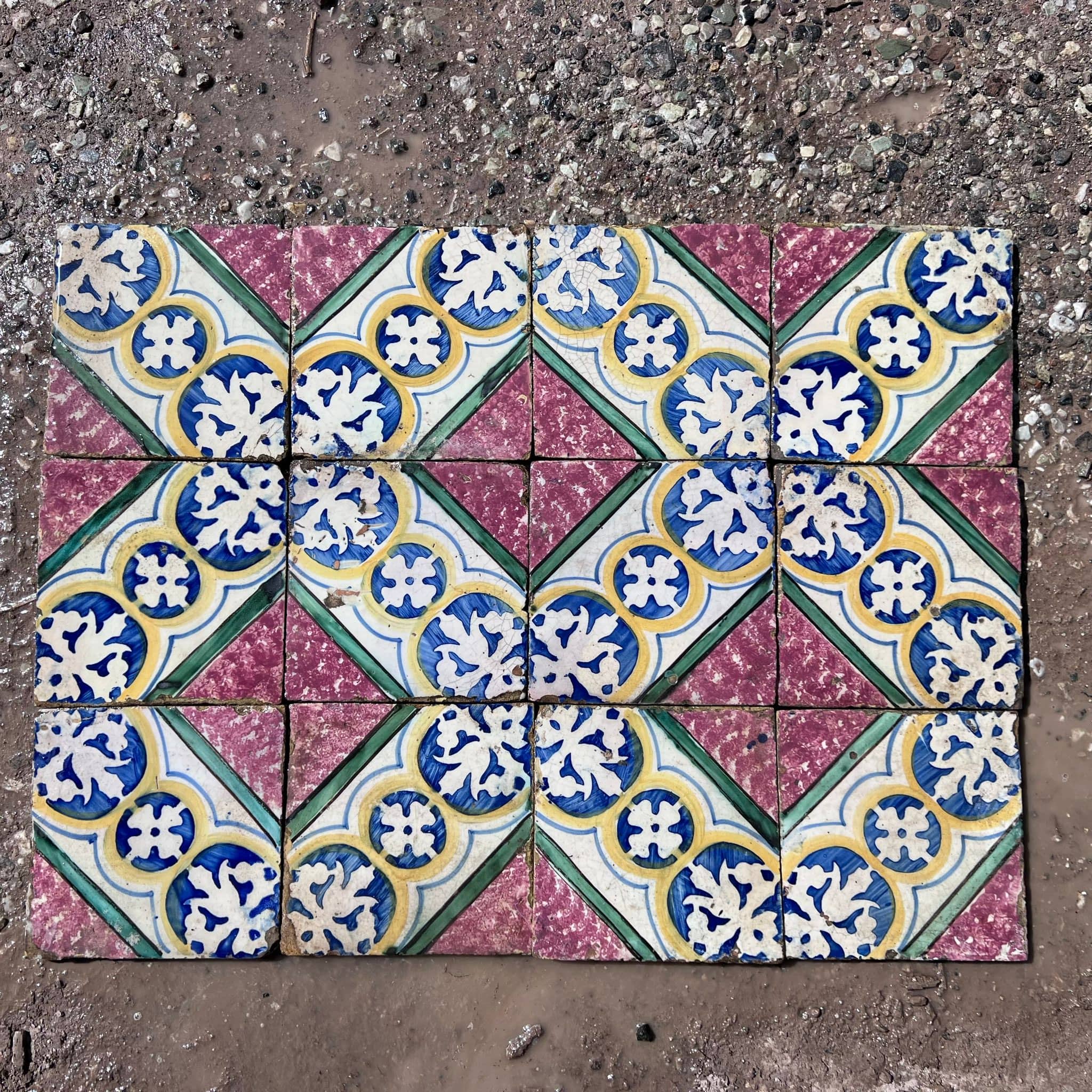 maioliche rosa con intrecci 