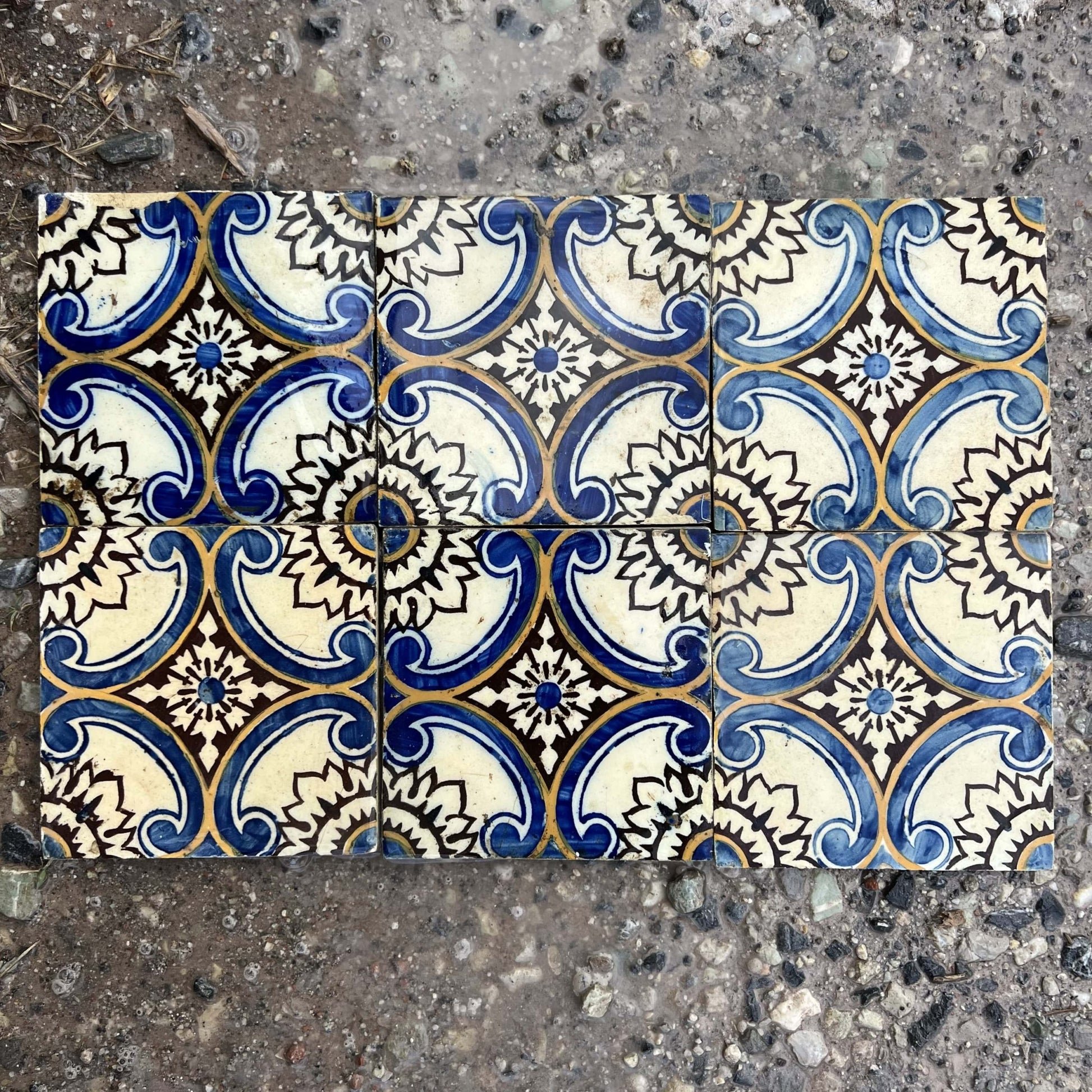 Mattonelle decorate blu e bianche