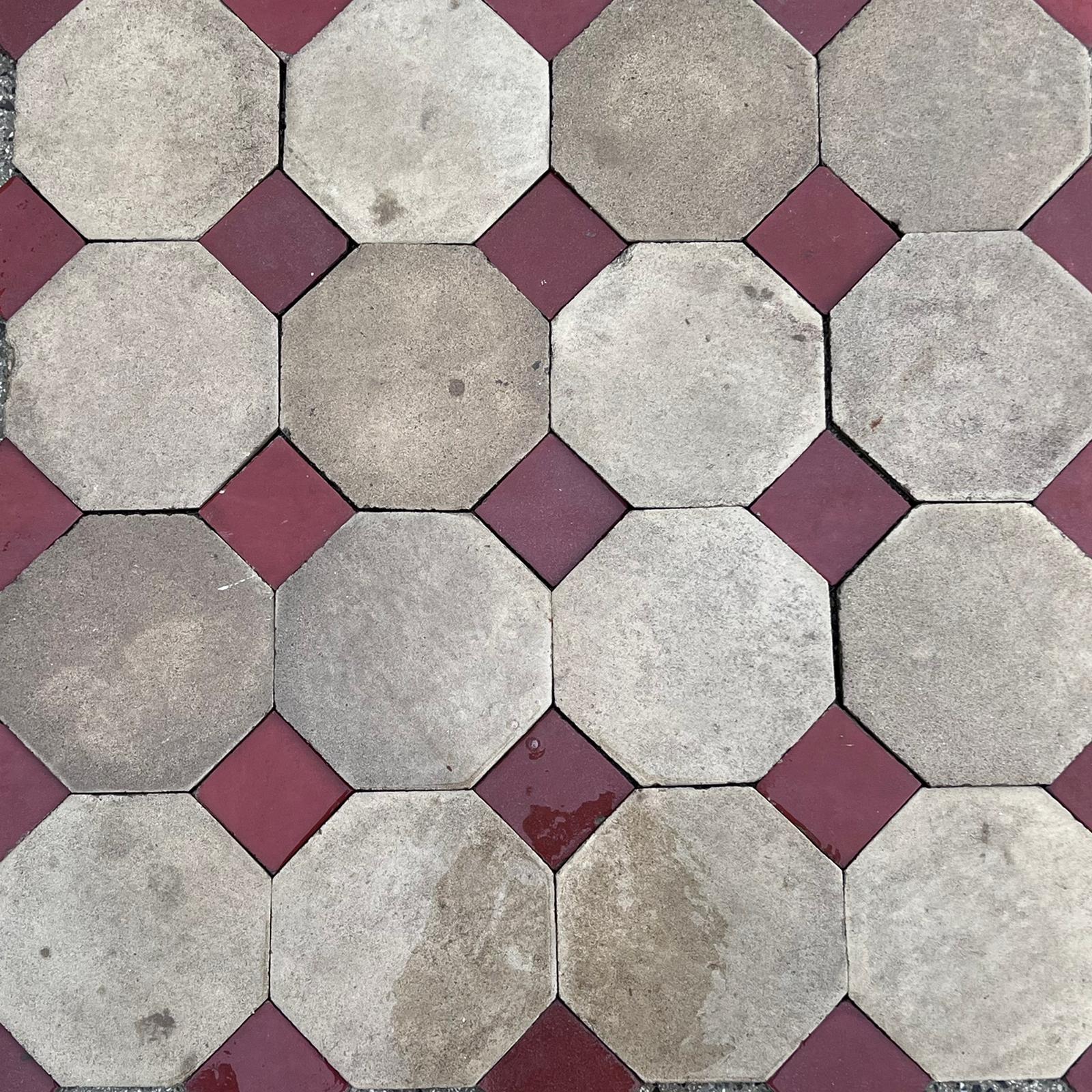 Ottagono bianco con inserto rosso 