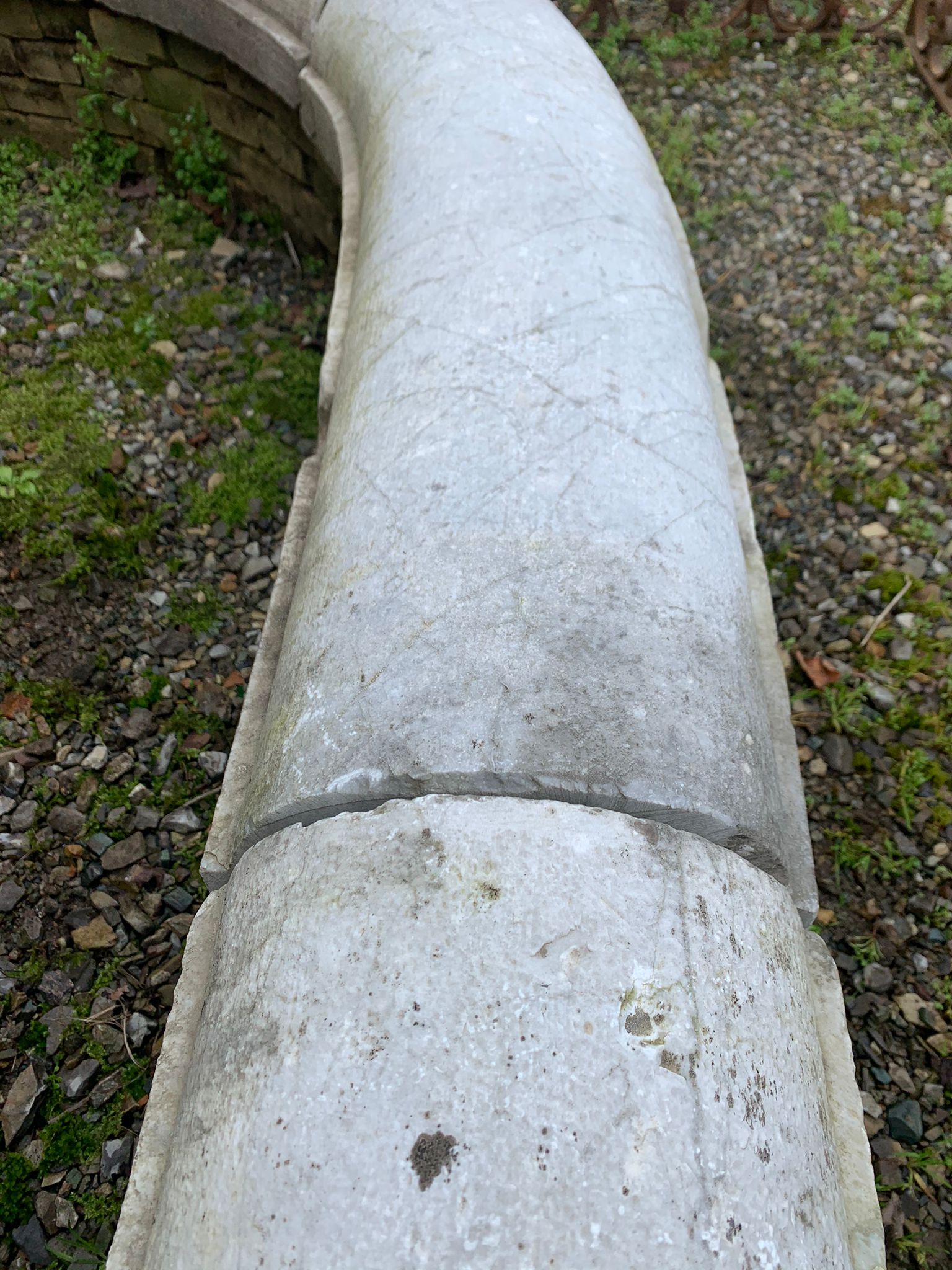 Fontana a muro in marmo antico