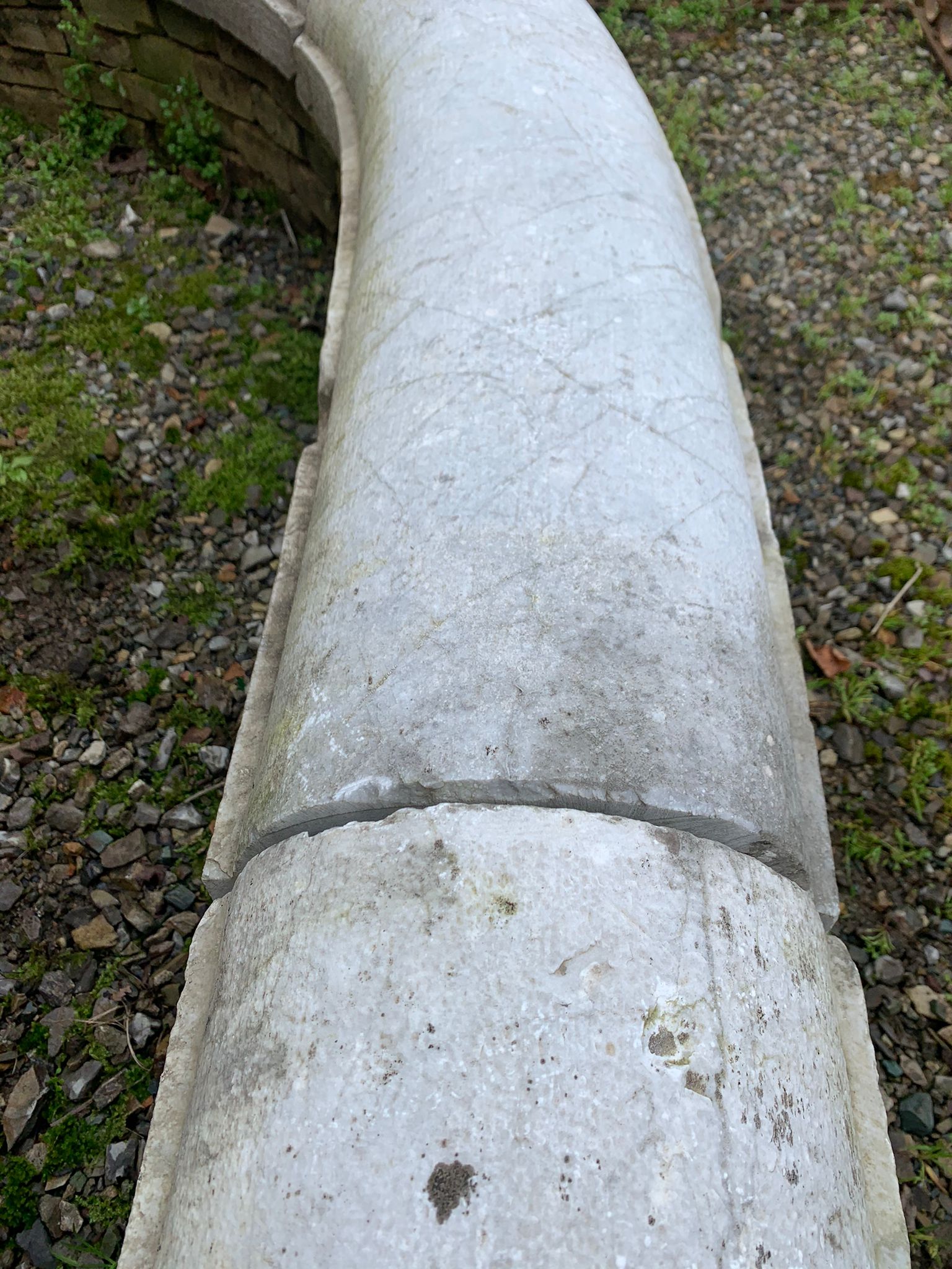 Fontana a muro in marmo antico