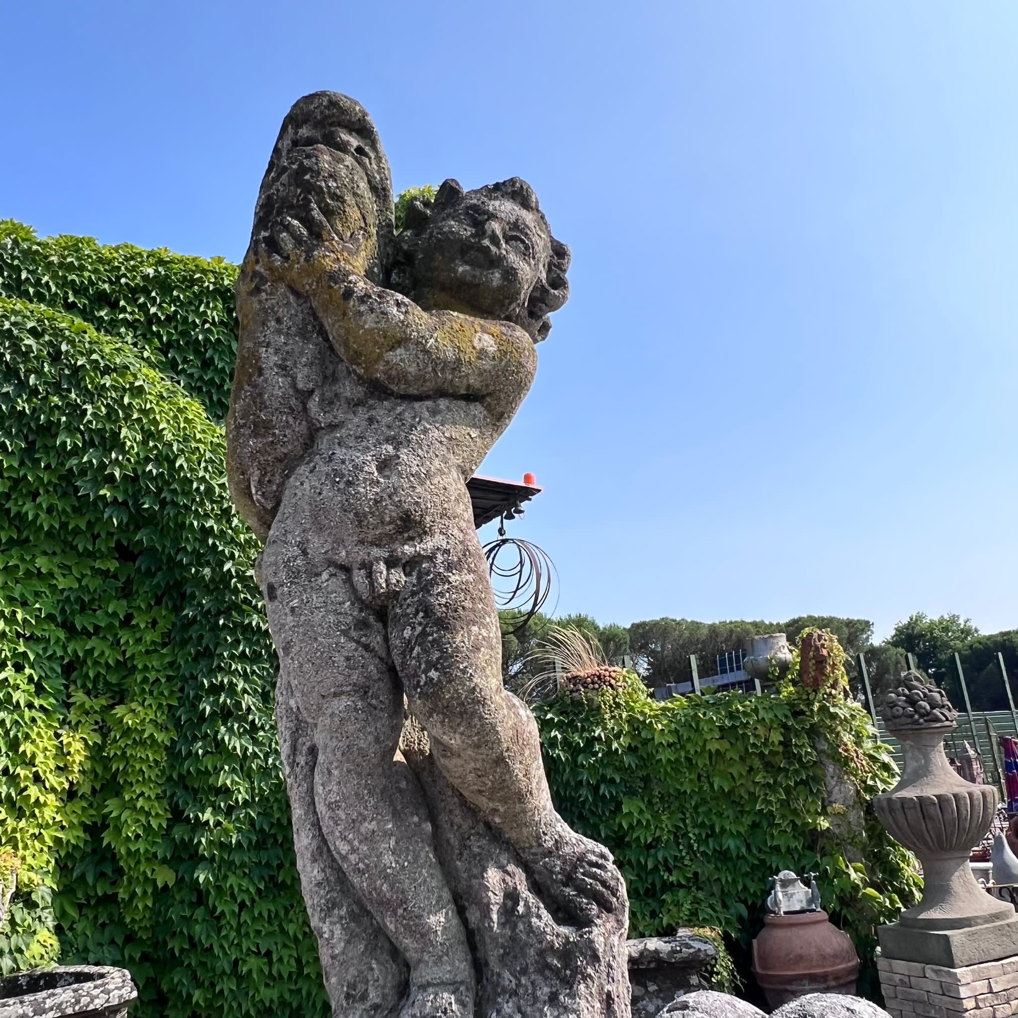 Fountain centerpiece in Vicenza stone