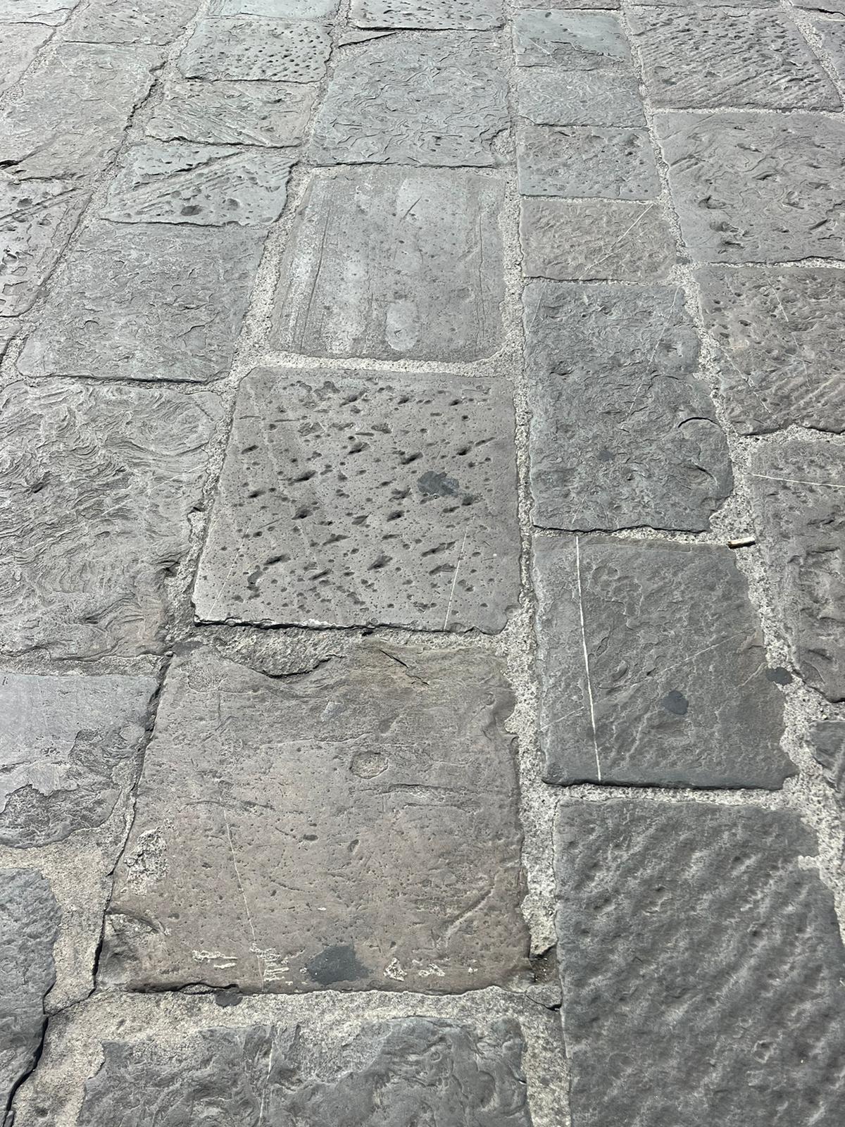 Lastricato in pietra forte