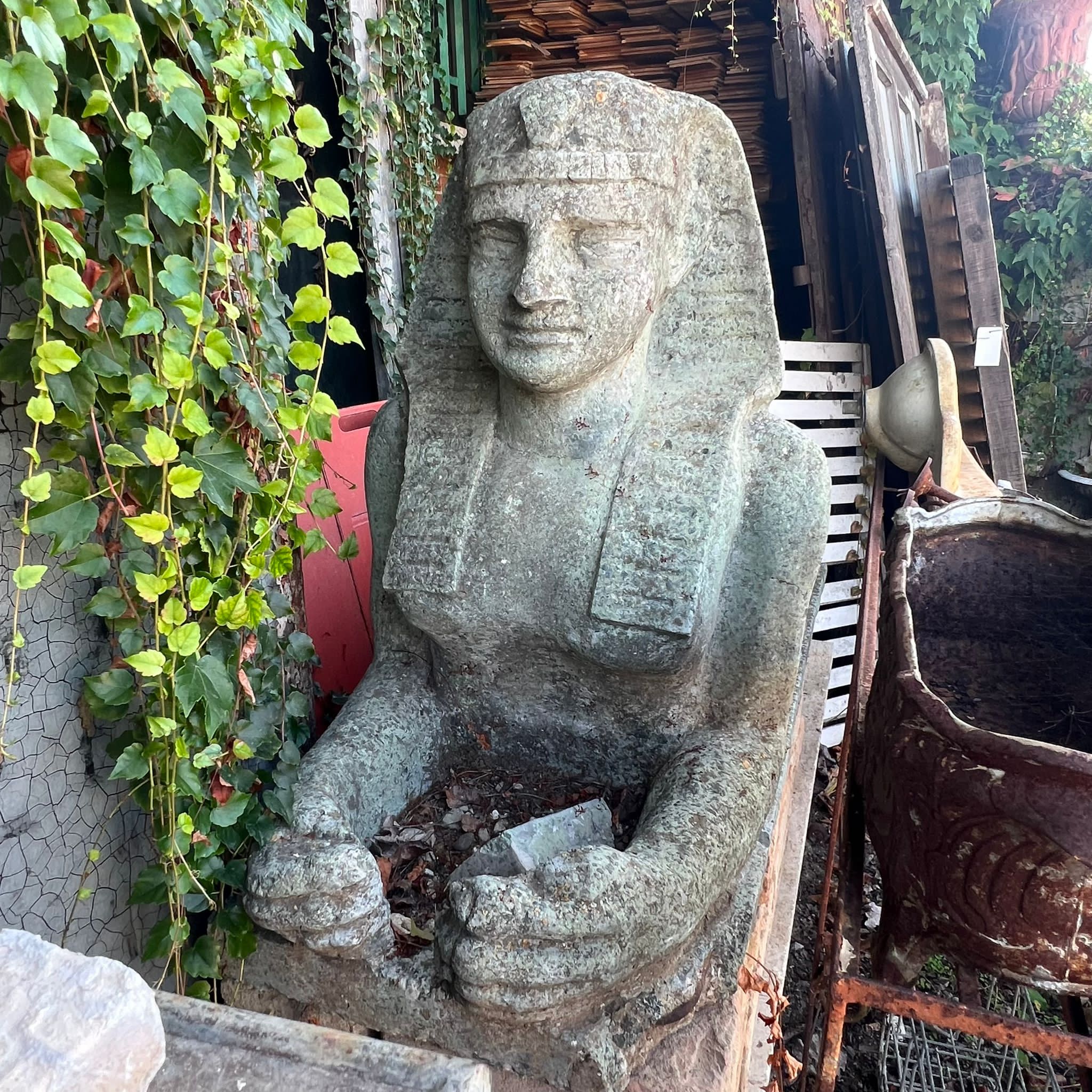 Coppia di sfingi in cemento