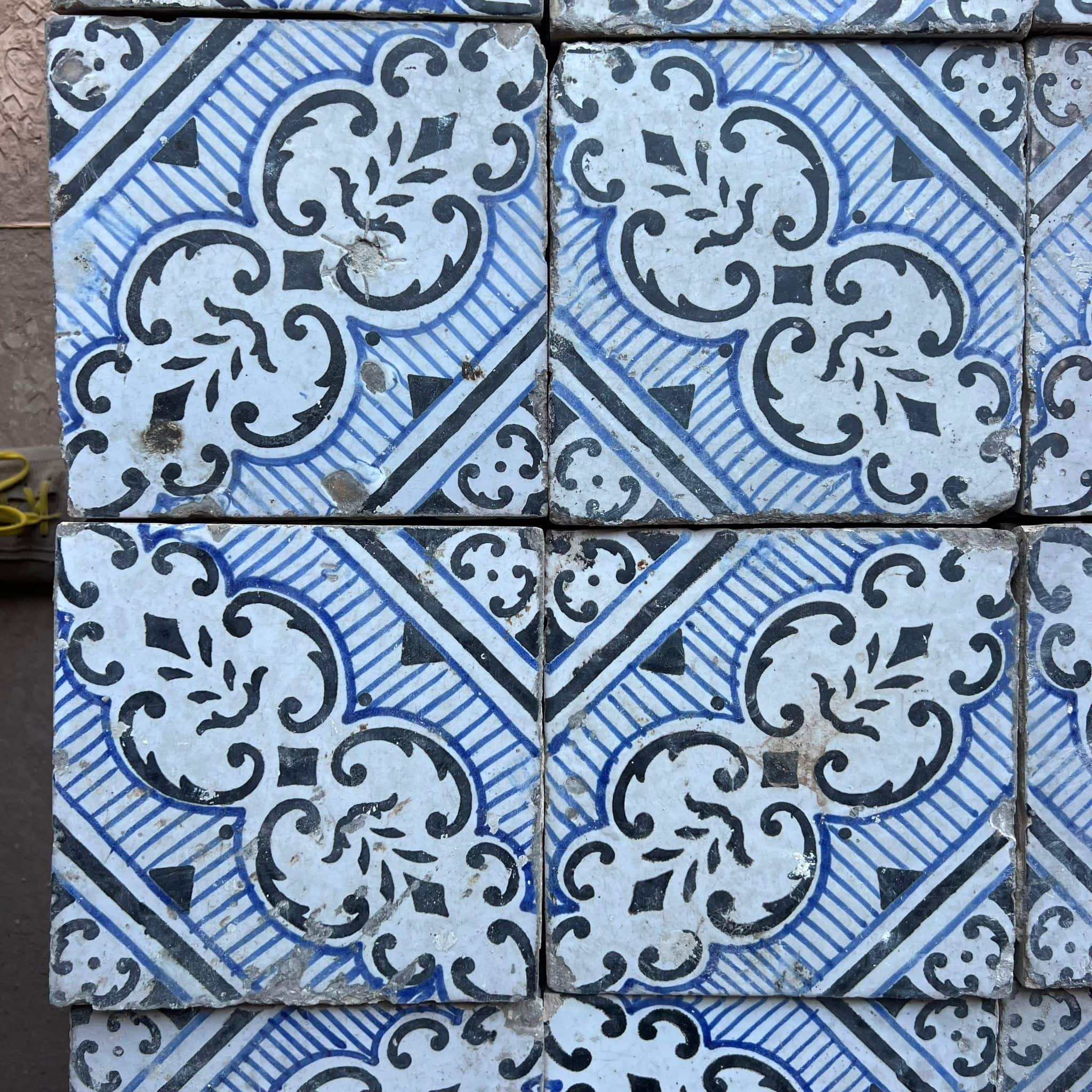 Blue and White Decorated Majolica - MAI 171