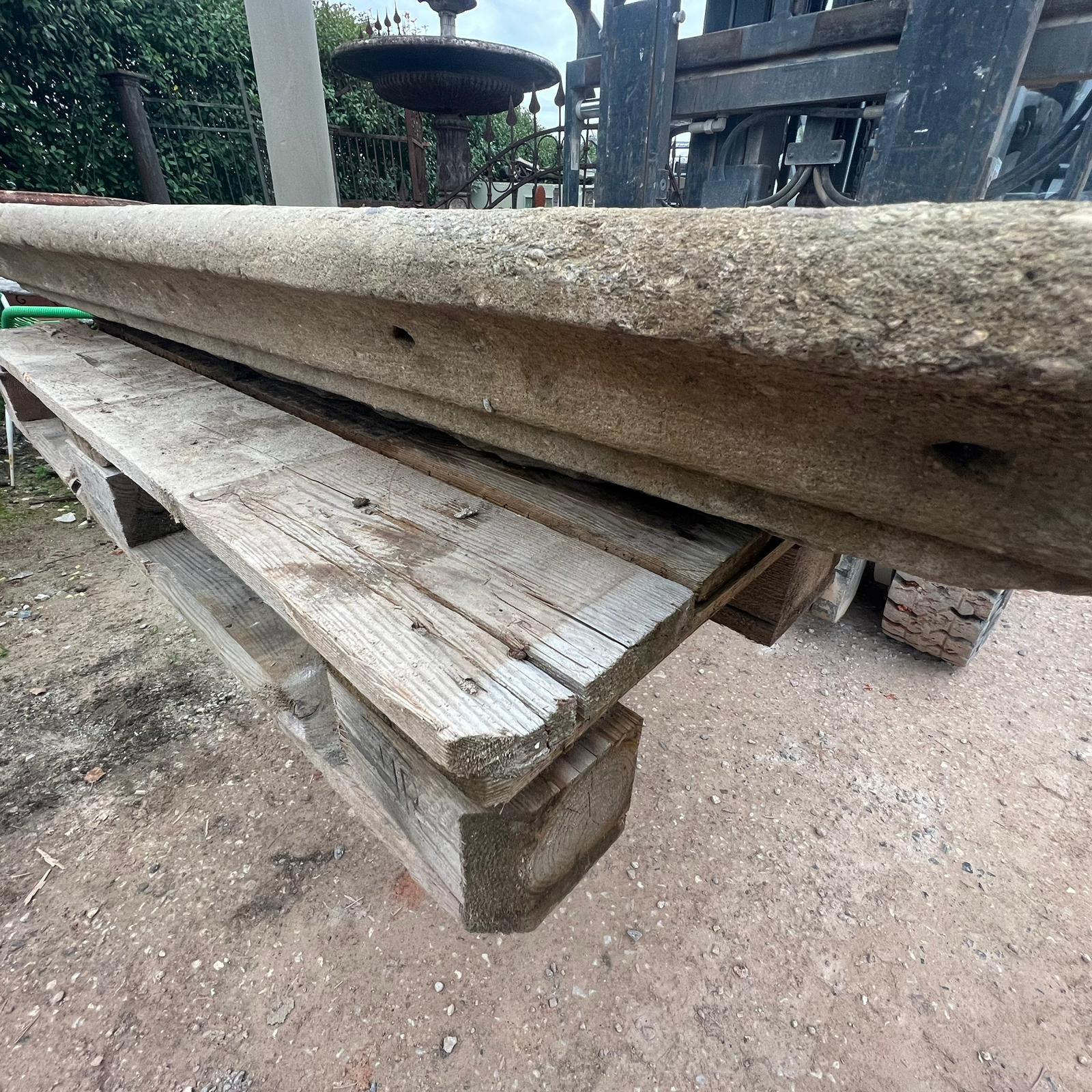 Lavandino in pietra di Guamo - LAV 142