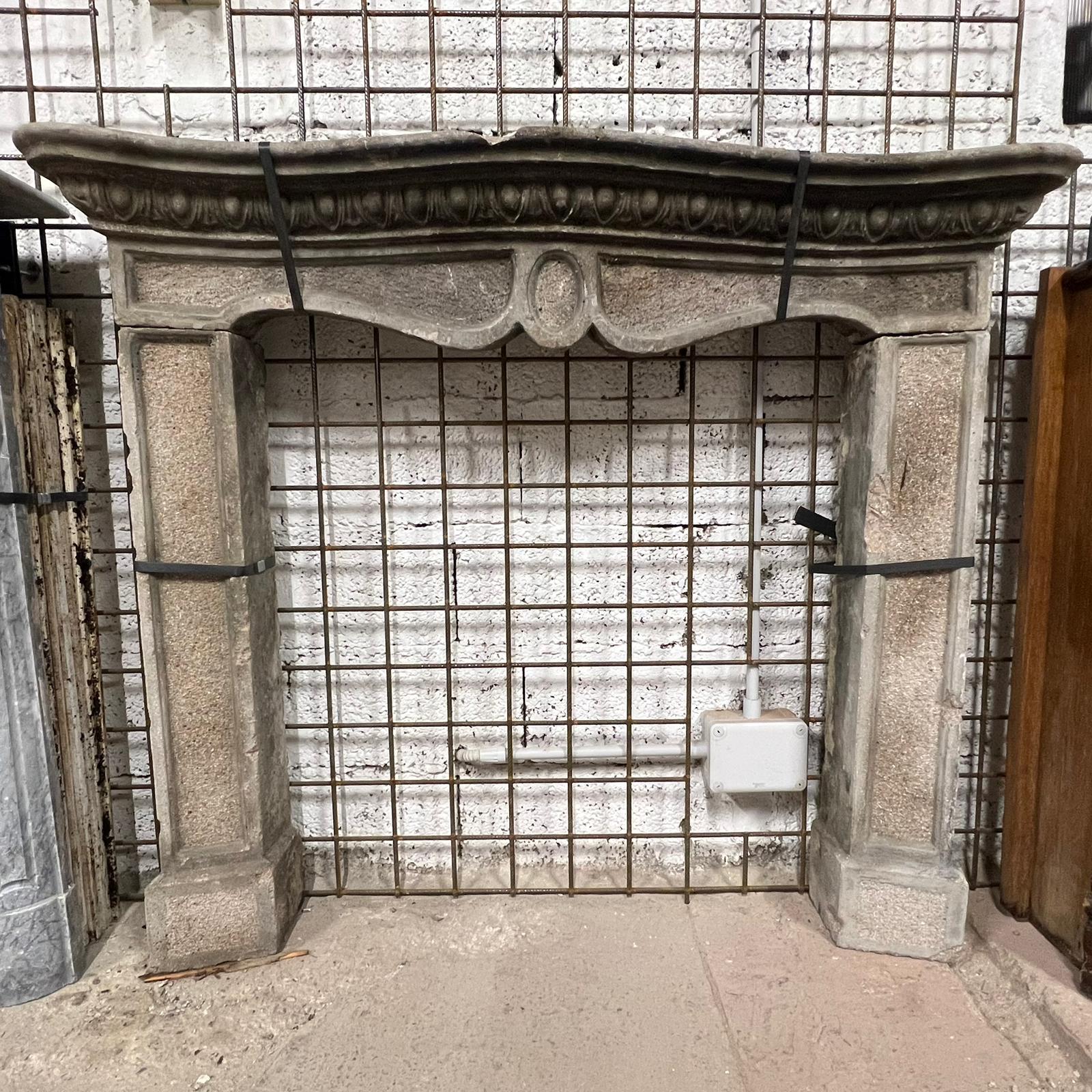 Camino in pietra - 135 Cm