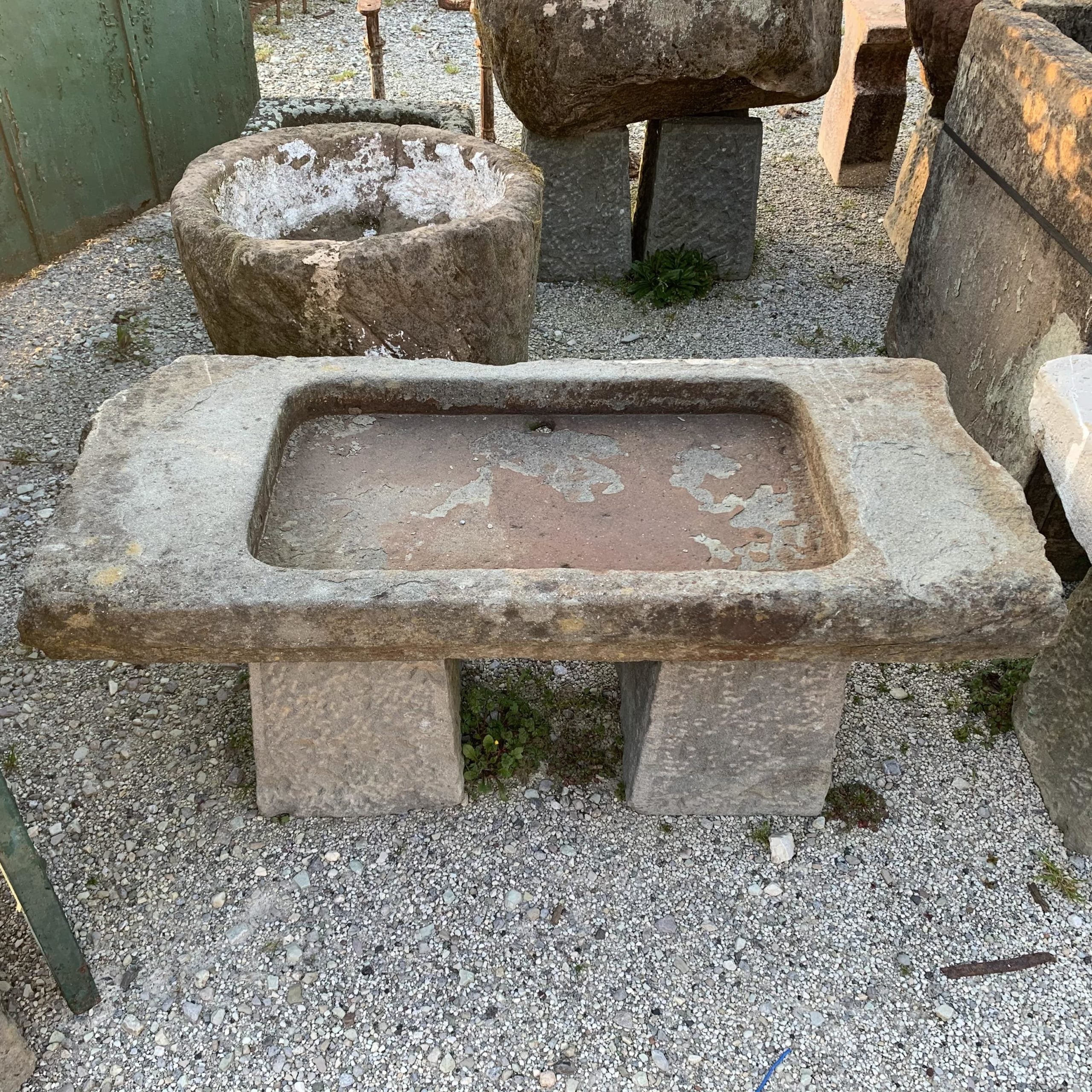 Particolare lavandino antico 