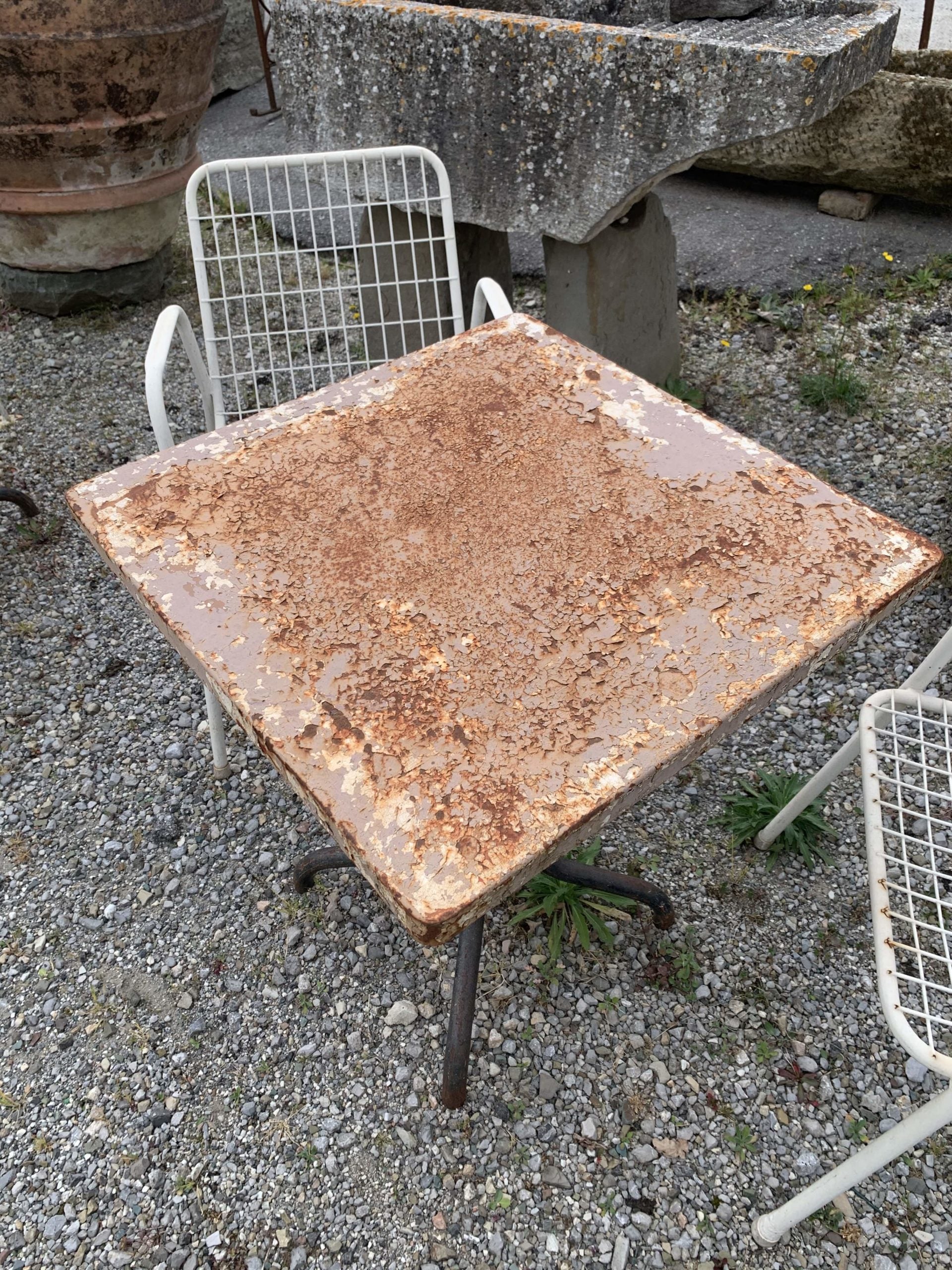 Particolare tavolo