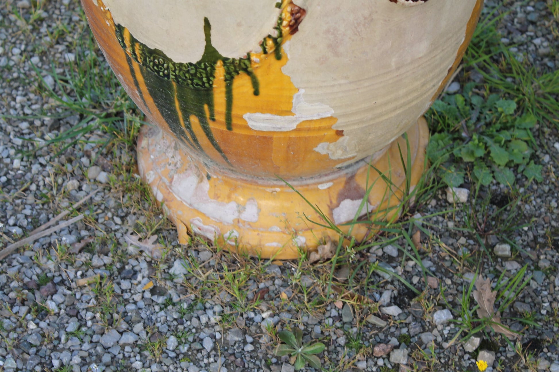 Particolare vaso smaltato 