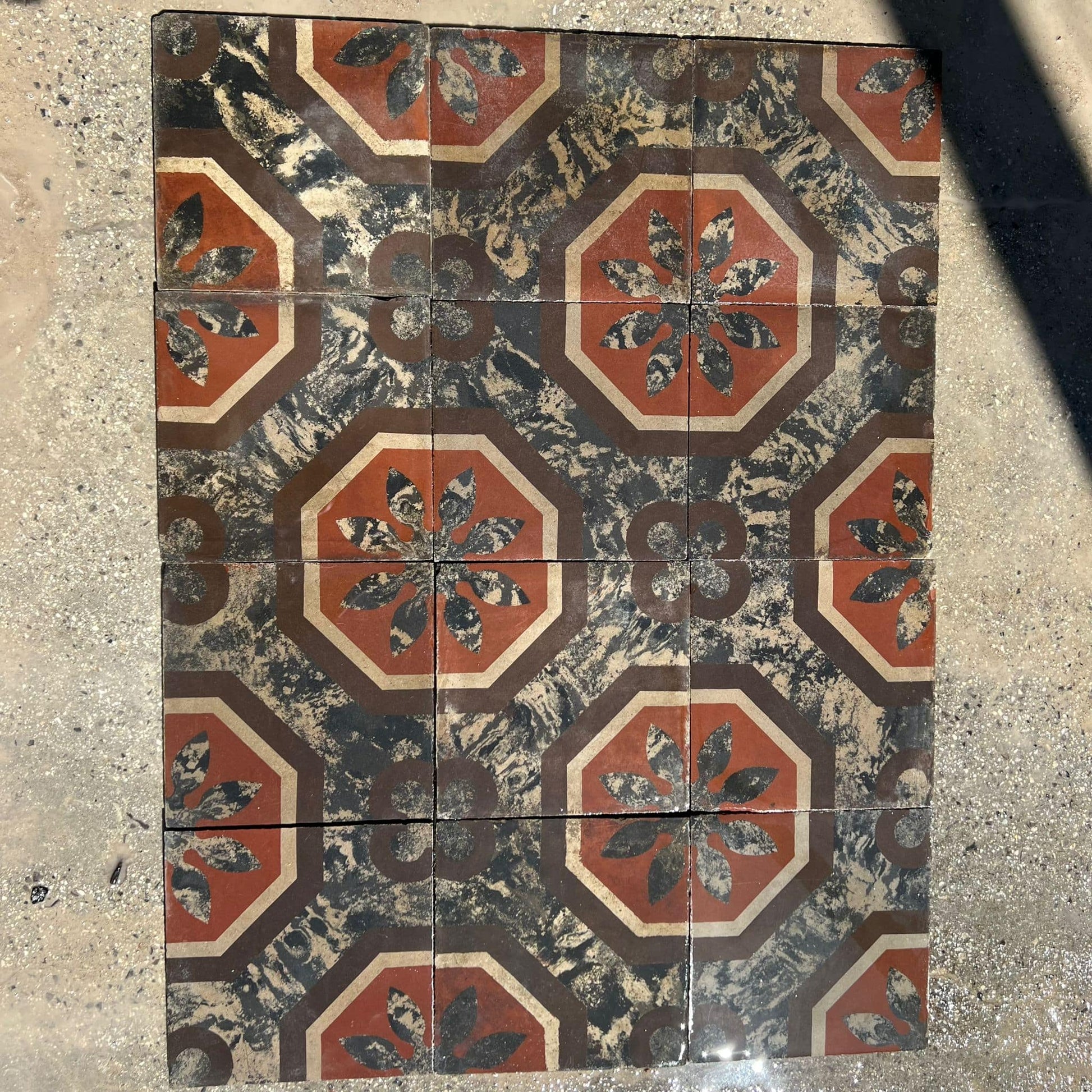 Pavimento antico di cementina 