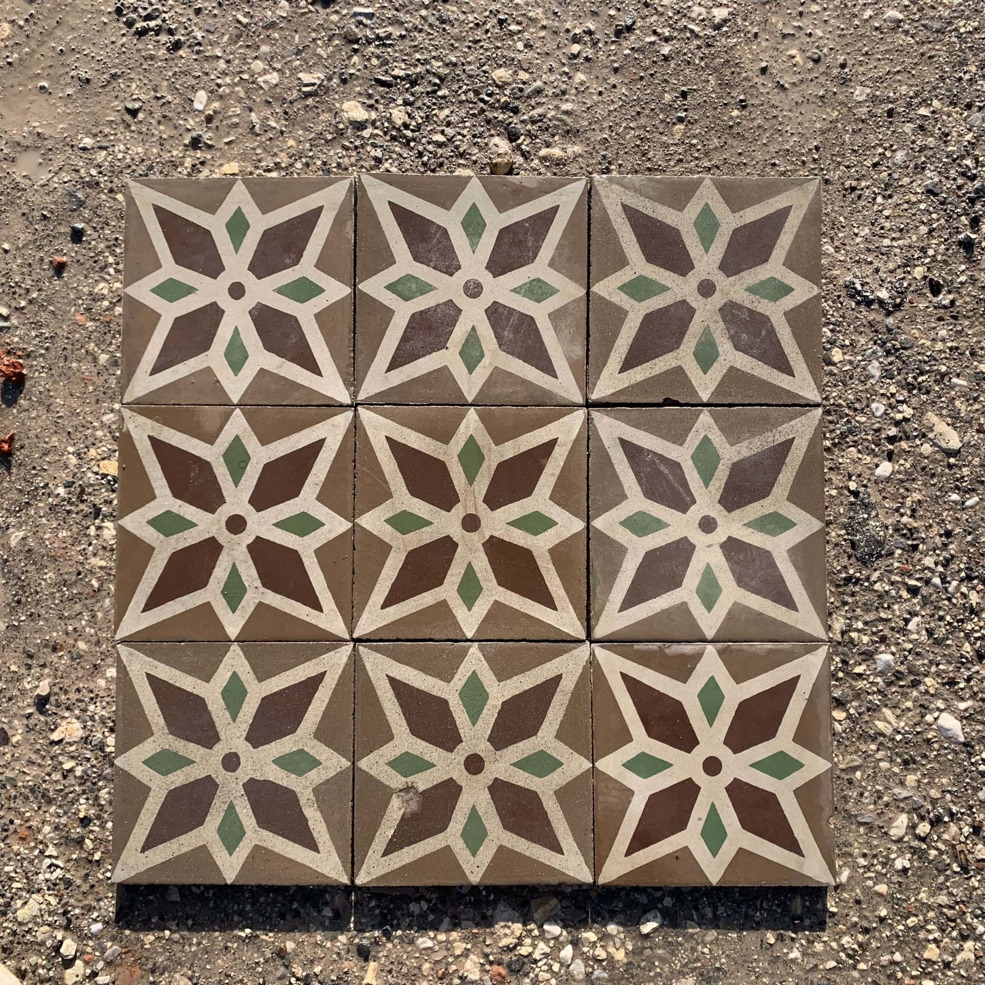 Pavimento in pastina geometrica 
