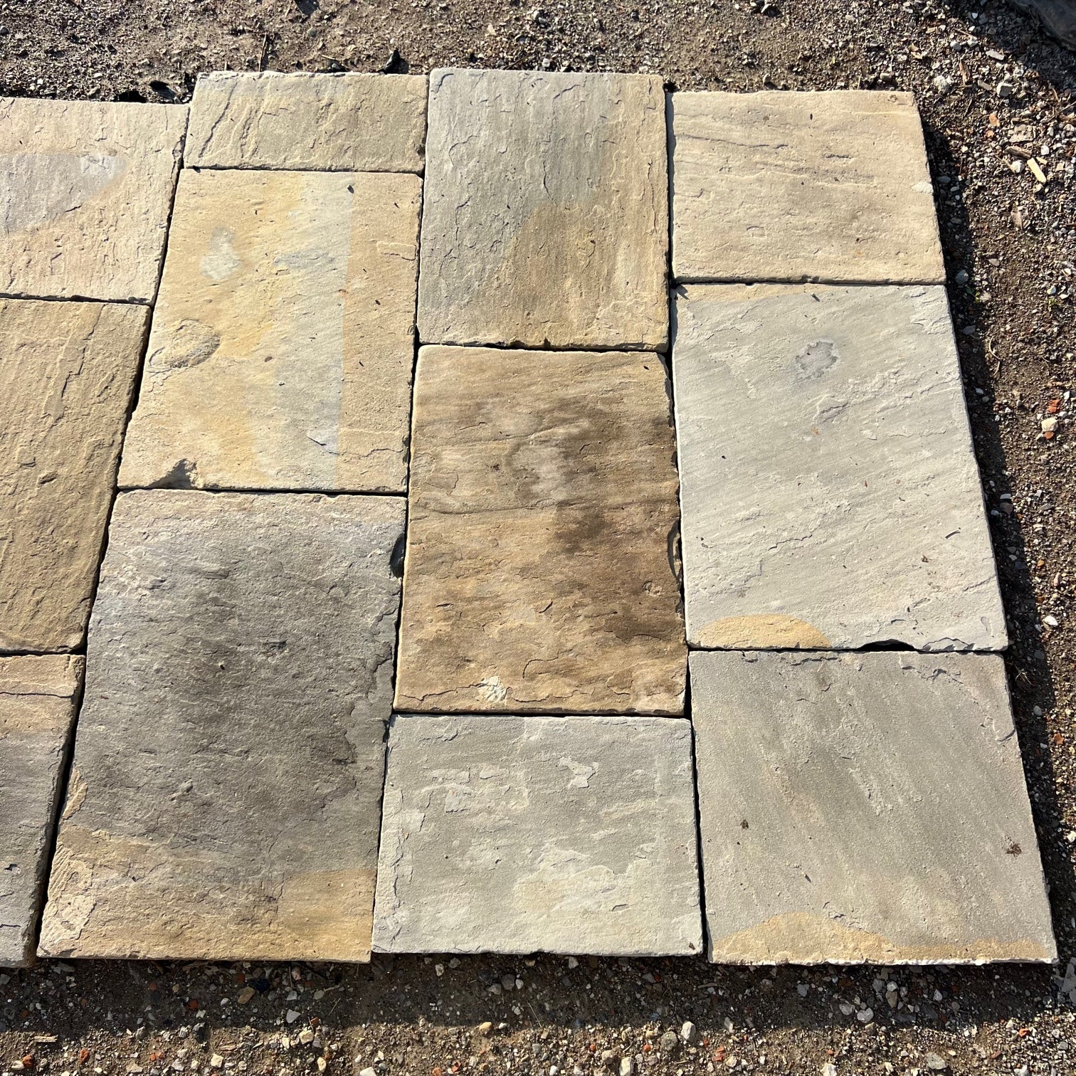 pavimento in pietra arenaria 