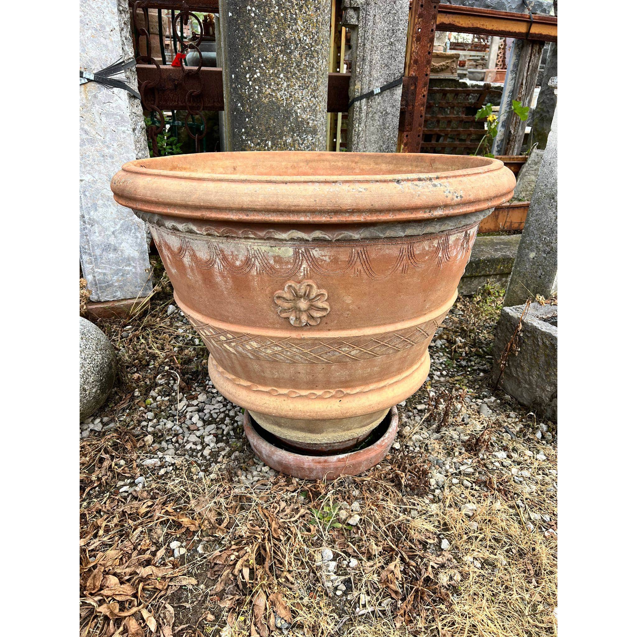 Piccola conca in terracotta lavorata 