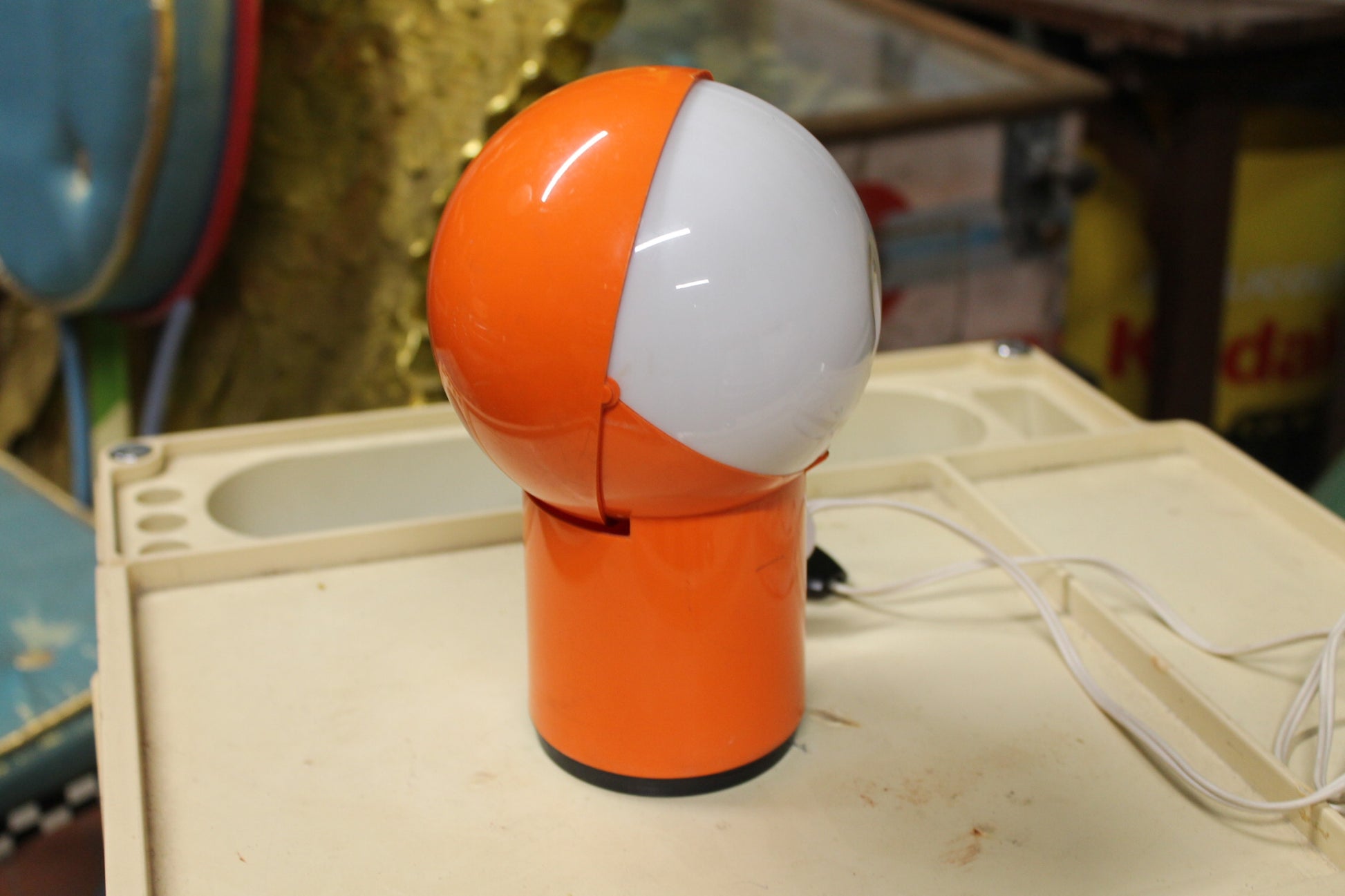 Piccola lampada arancione 
