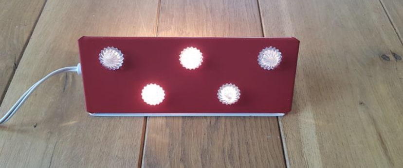 Piccola lampada vintage rossa