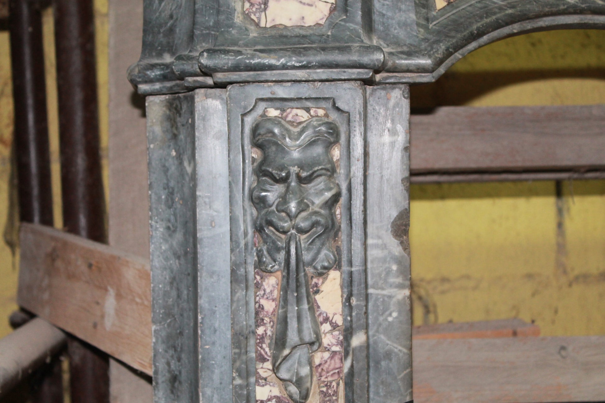 Piccolo dettaglio gamba 