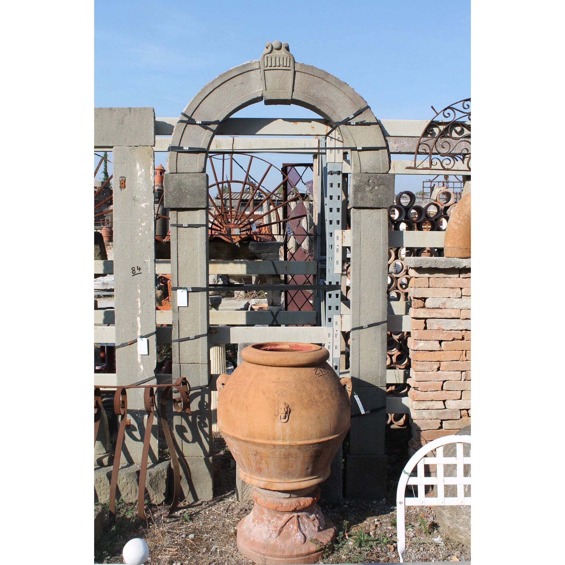 Portale antico in pietra arenaria 