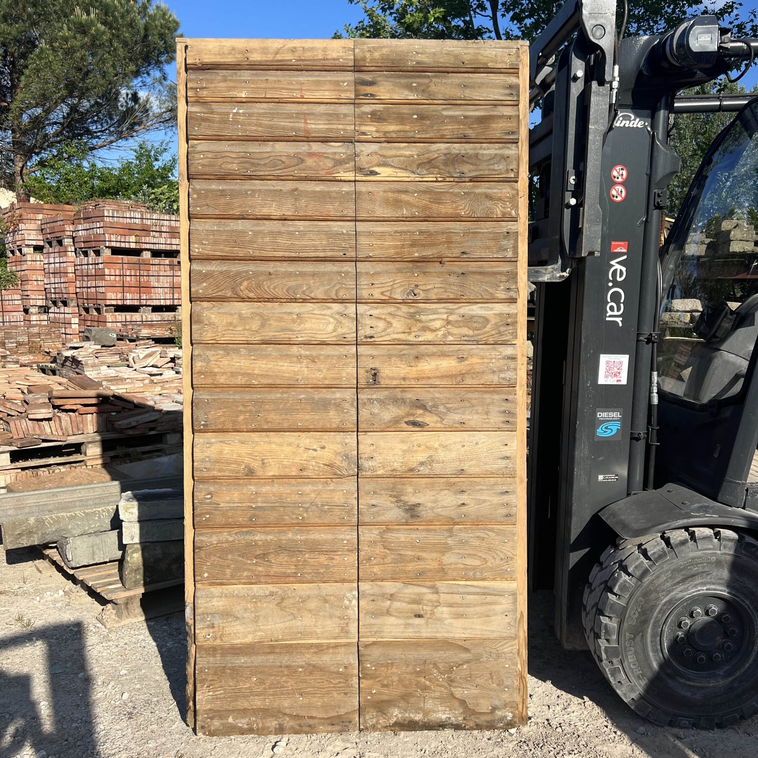 portoncino a doghe in legno 