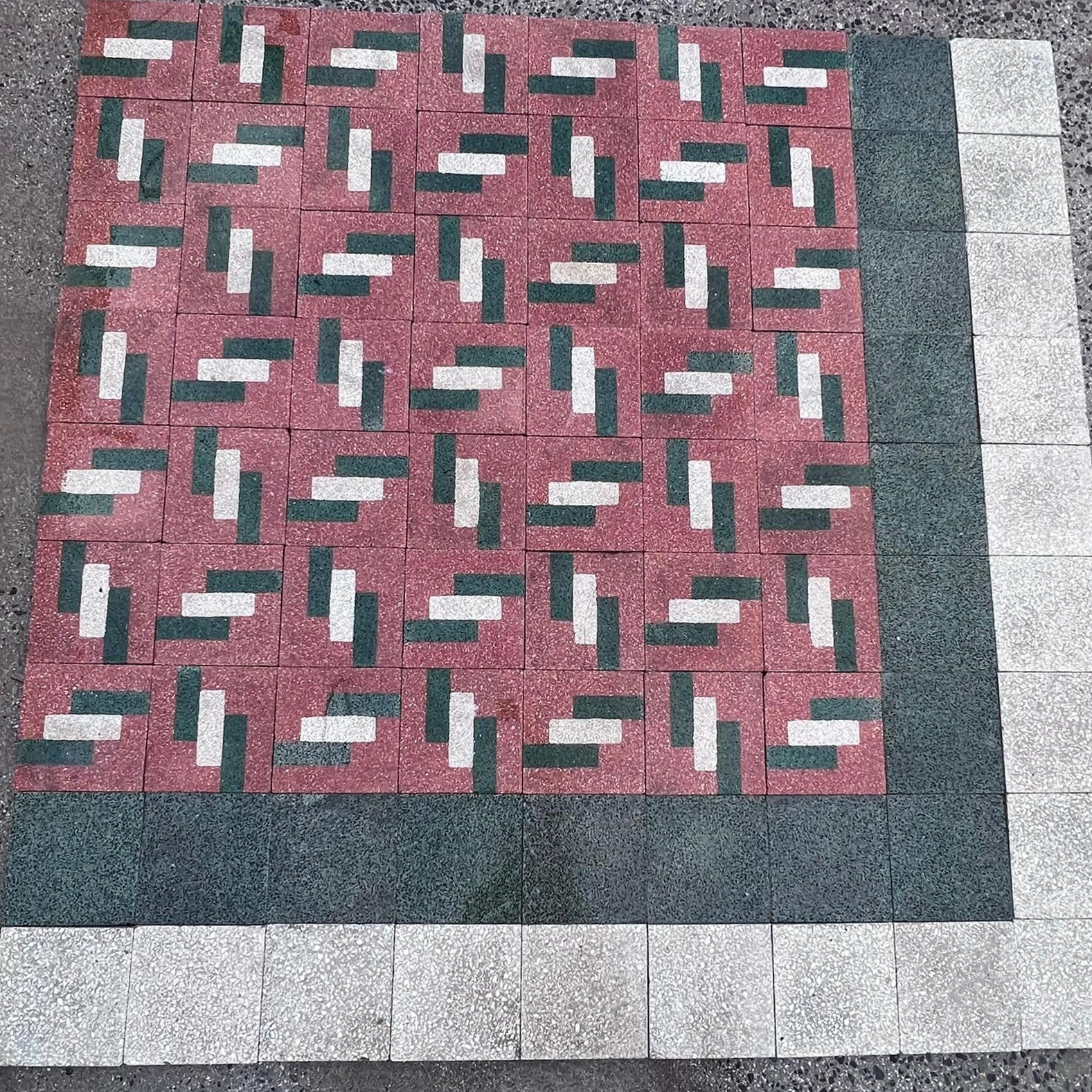 Graniglia rossa, verde e bianca - GRA 023