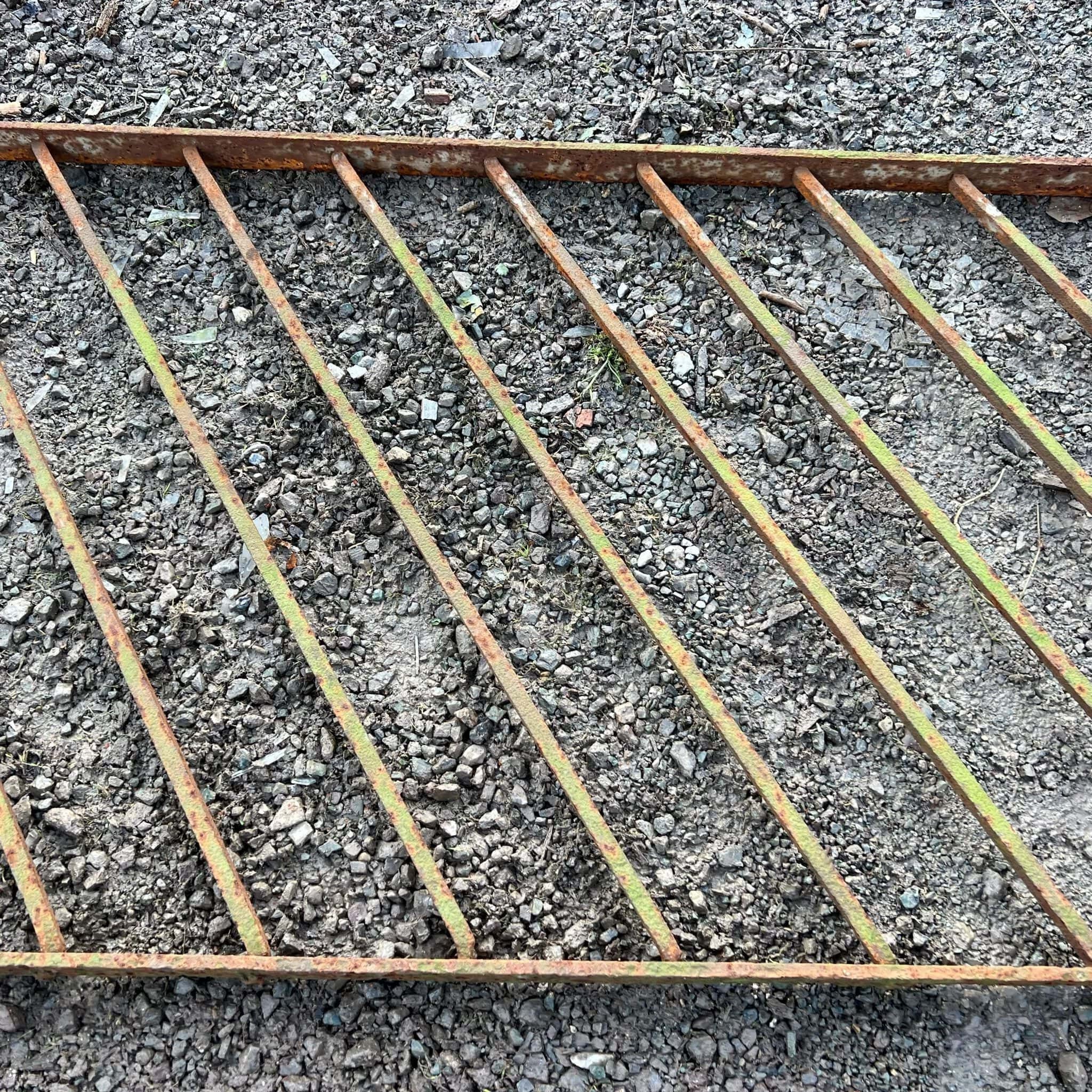 Ringhiera per scale in ferro