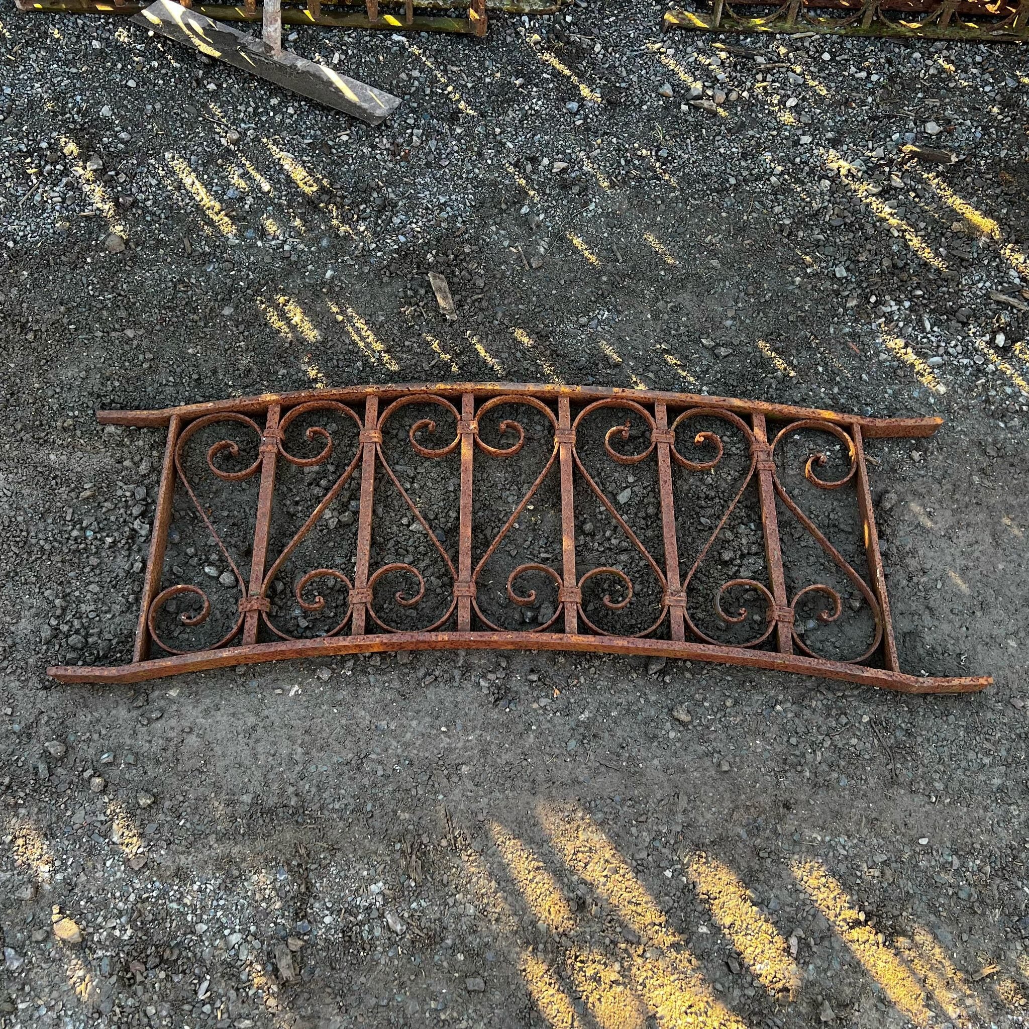 Rostra in ferro lavorata 