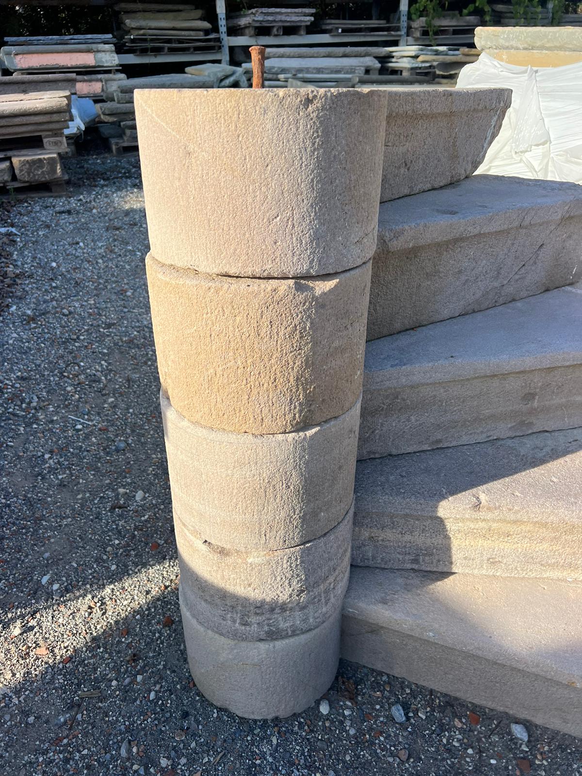 Scala in pietra antica