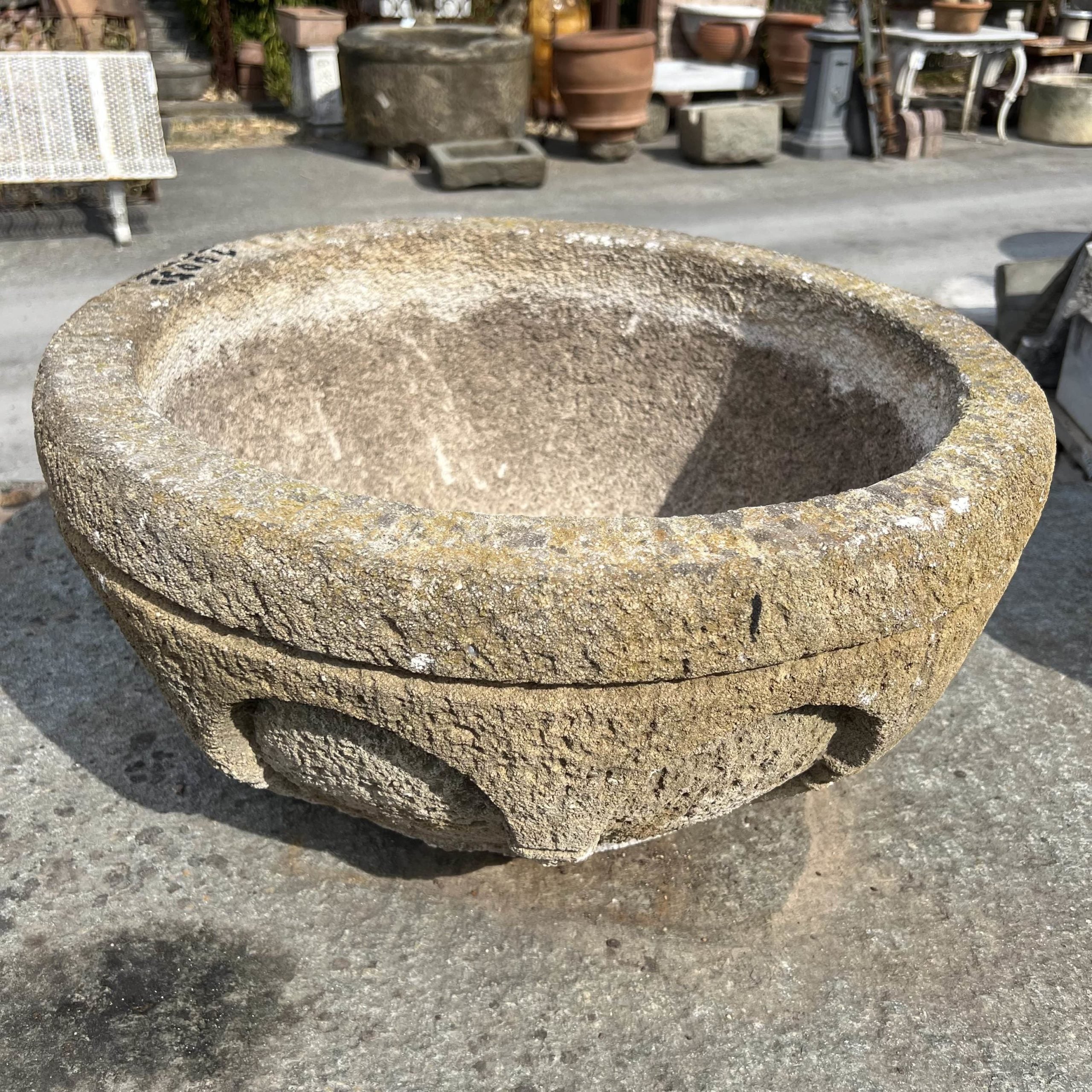 Semplice vaschetta di pietra 