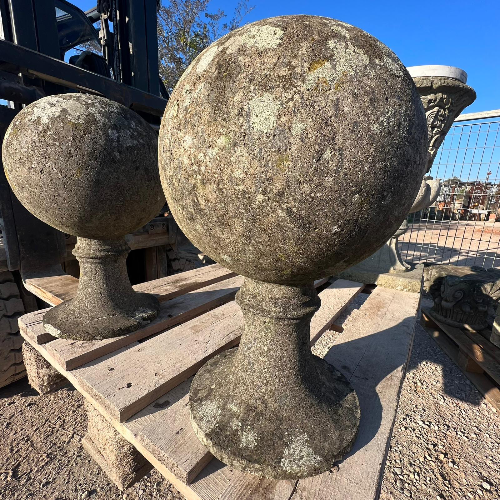 Sfere in pietra antiche 