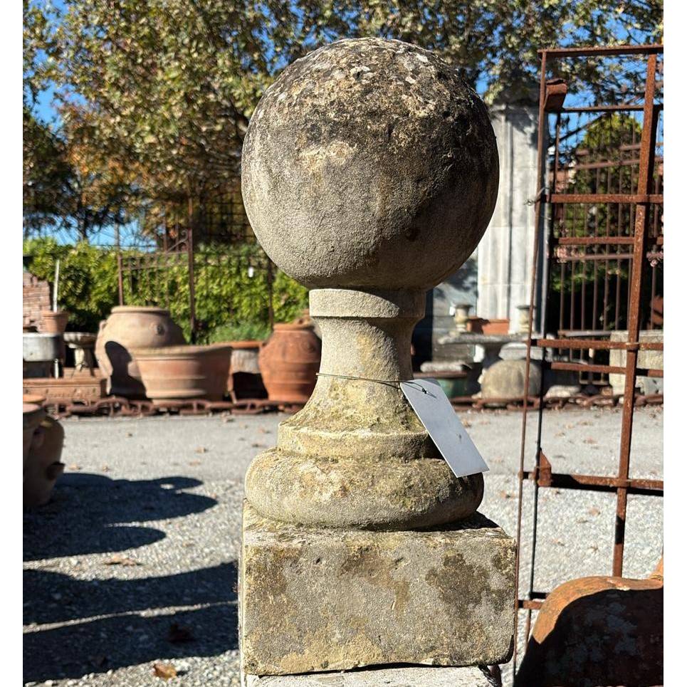 Sfere in pietra dettaglio 