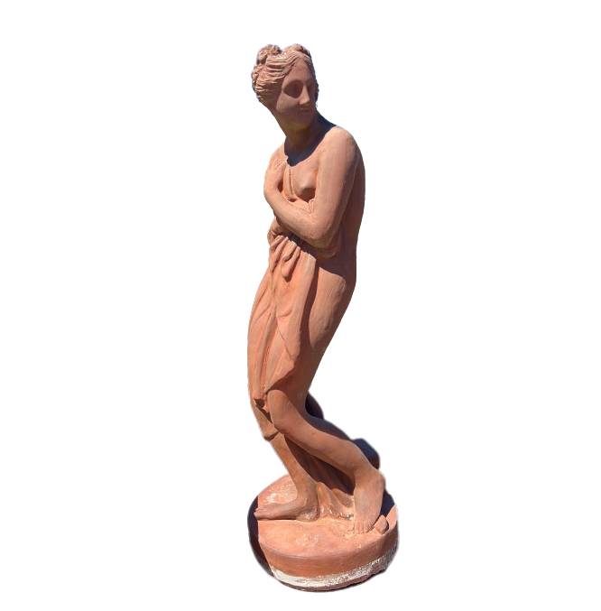 statua di donna in cotto 