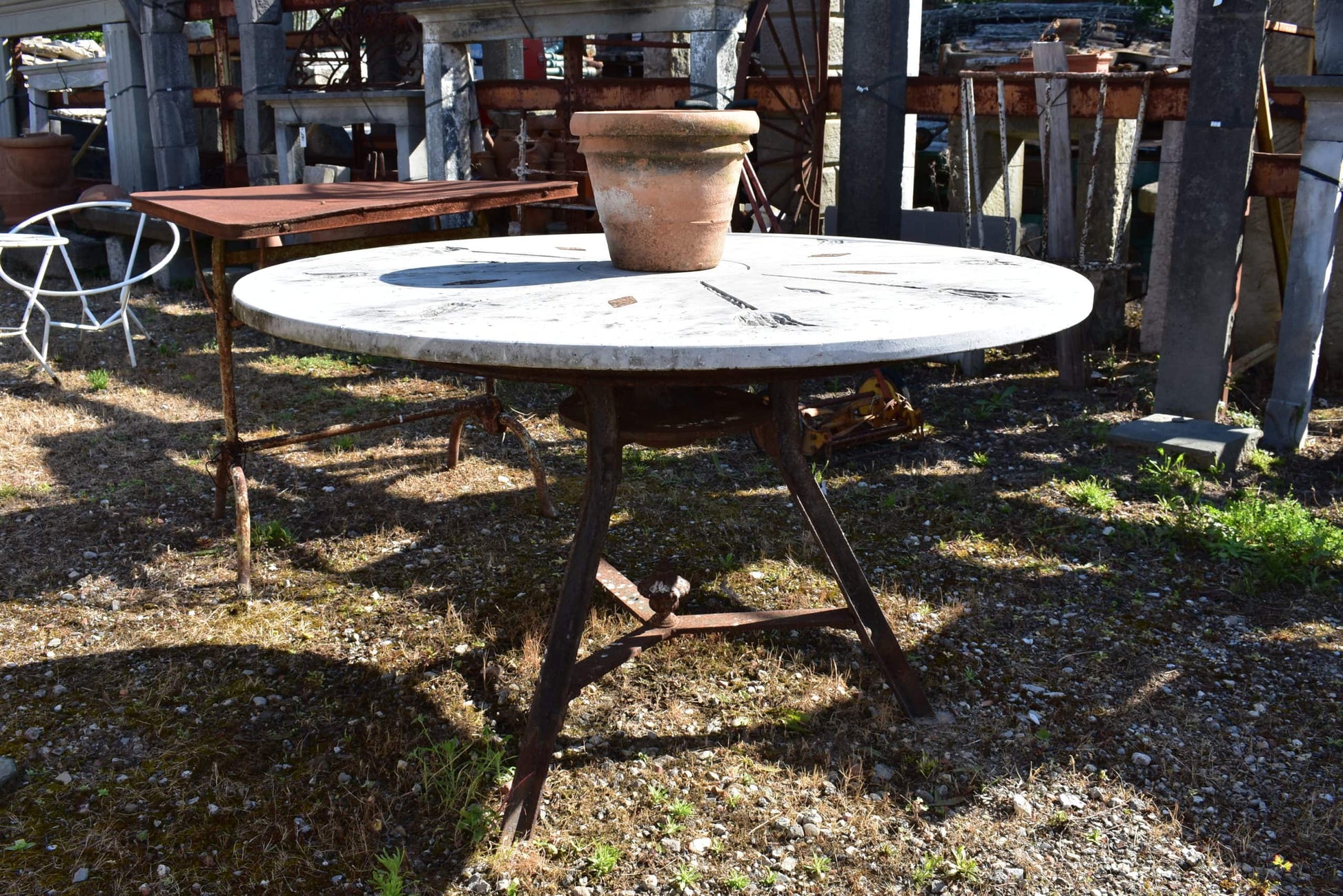 Tavolino con piano in marmo 