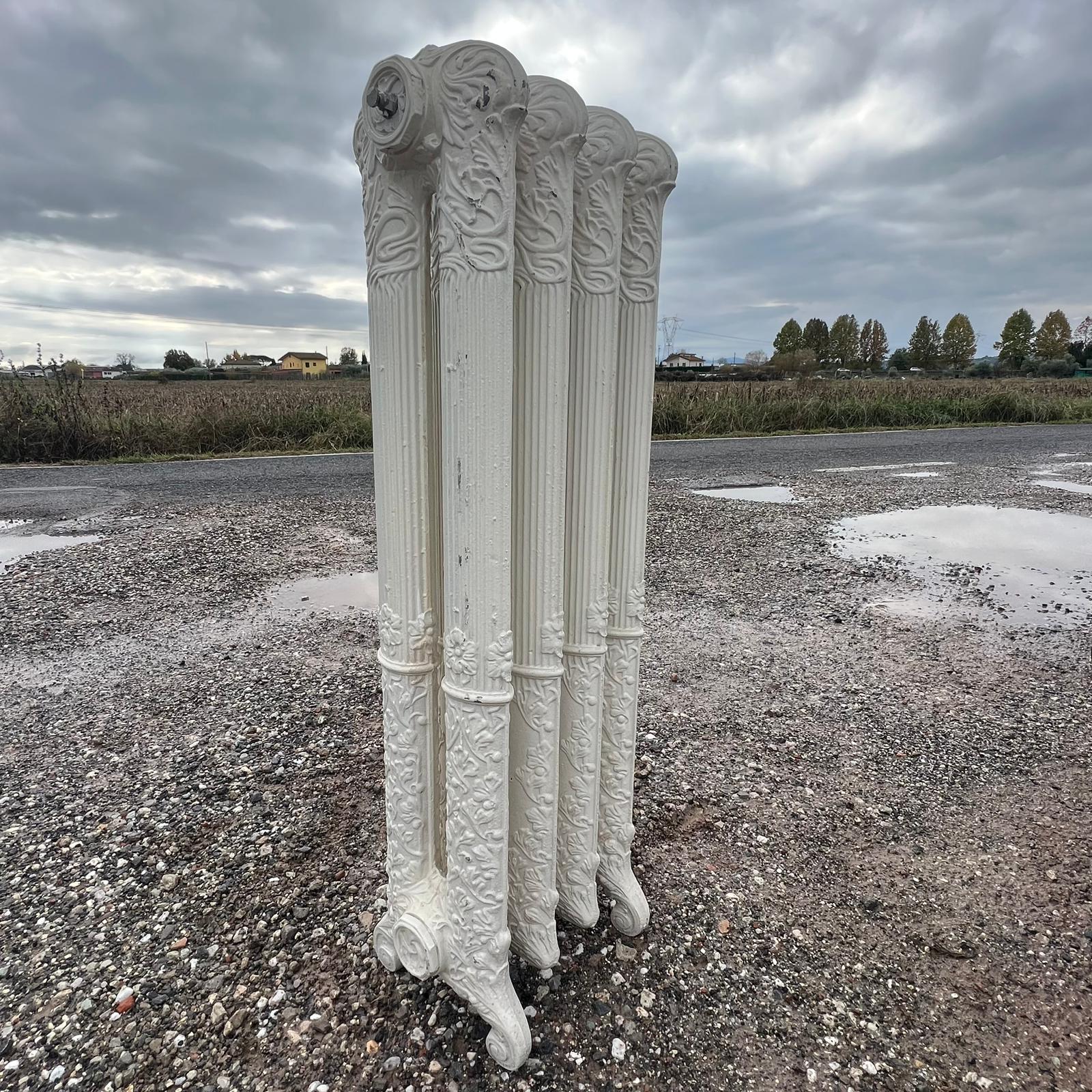 Termosifone antico in ghisa