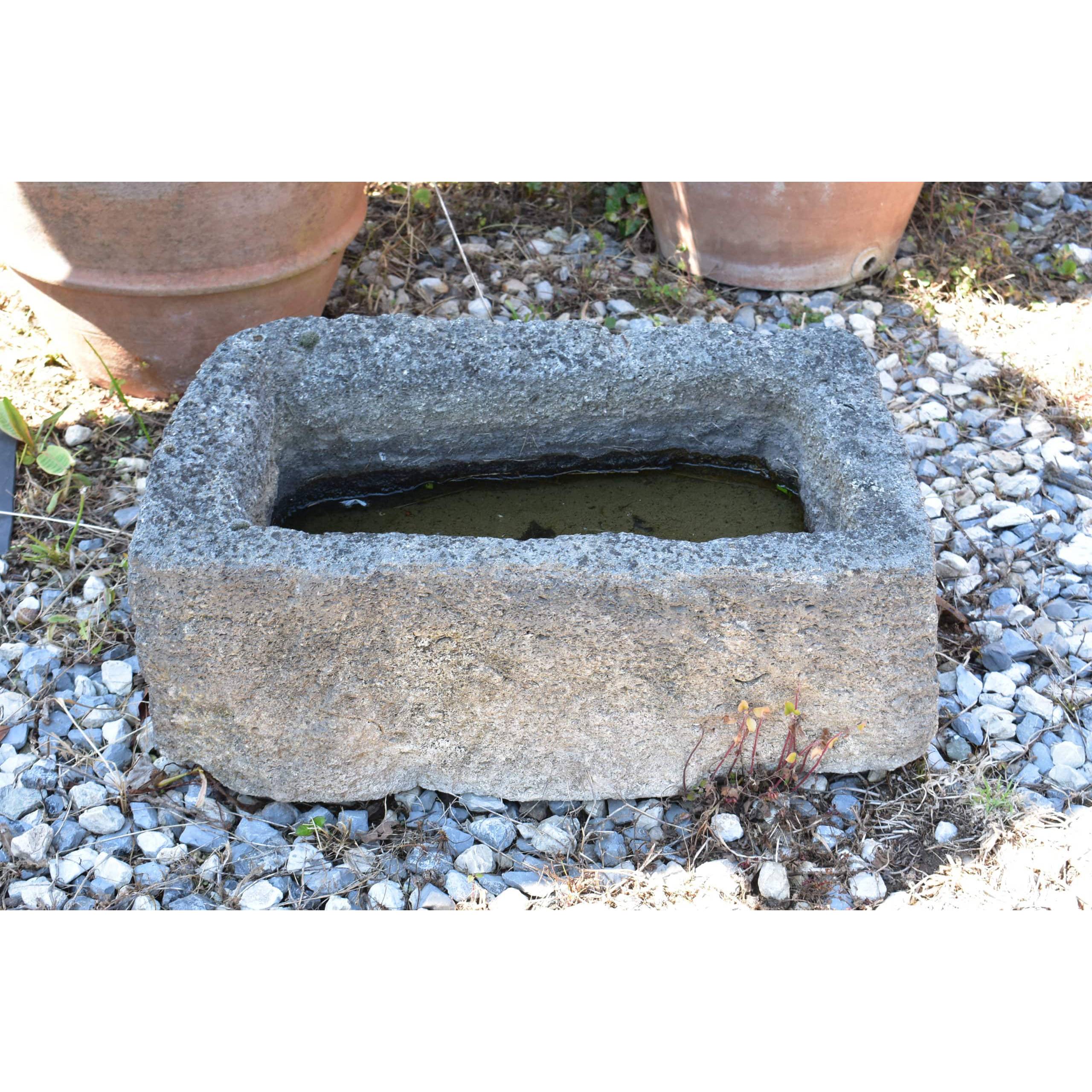 Vaschetta in pietra per giardini 