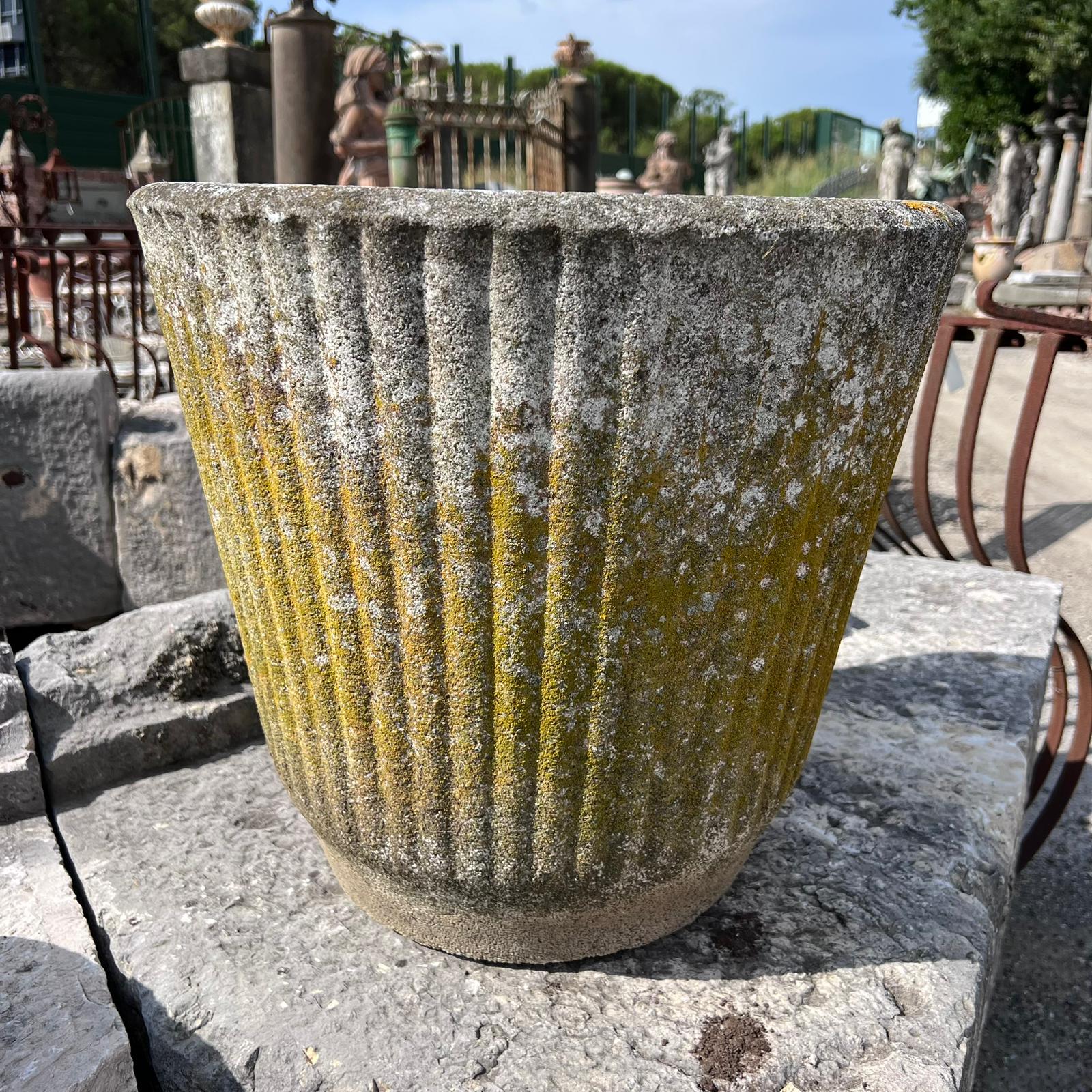 vaso in cemento vecchio 