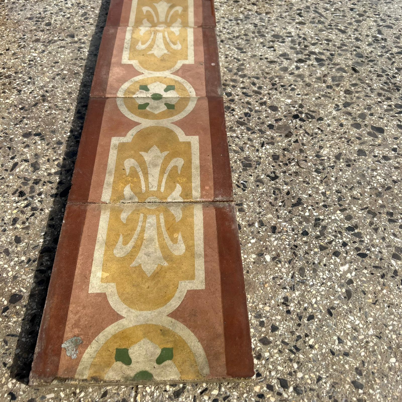Vecchia cornice di pastina 