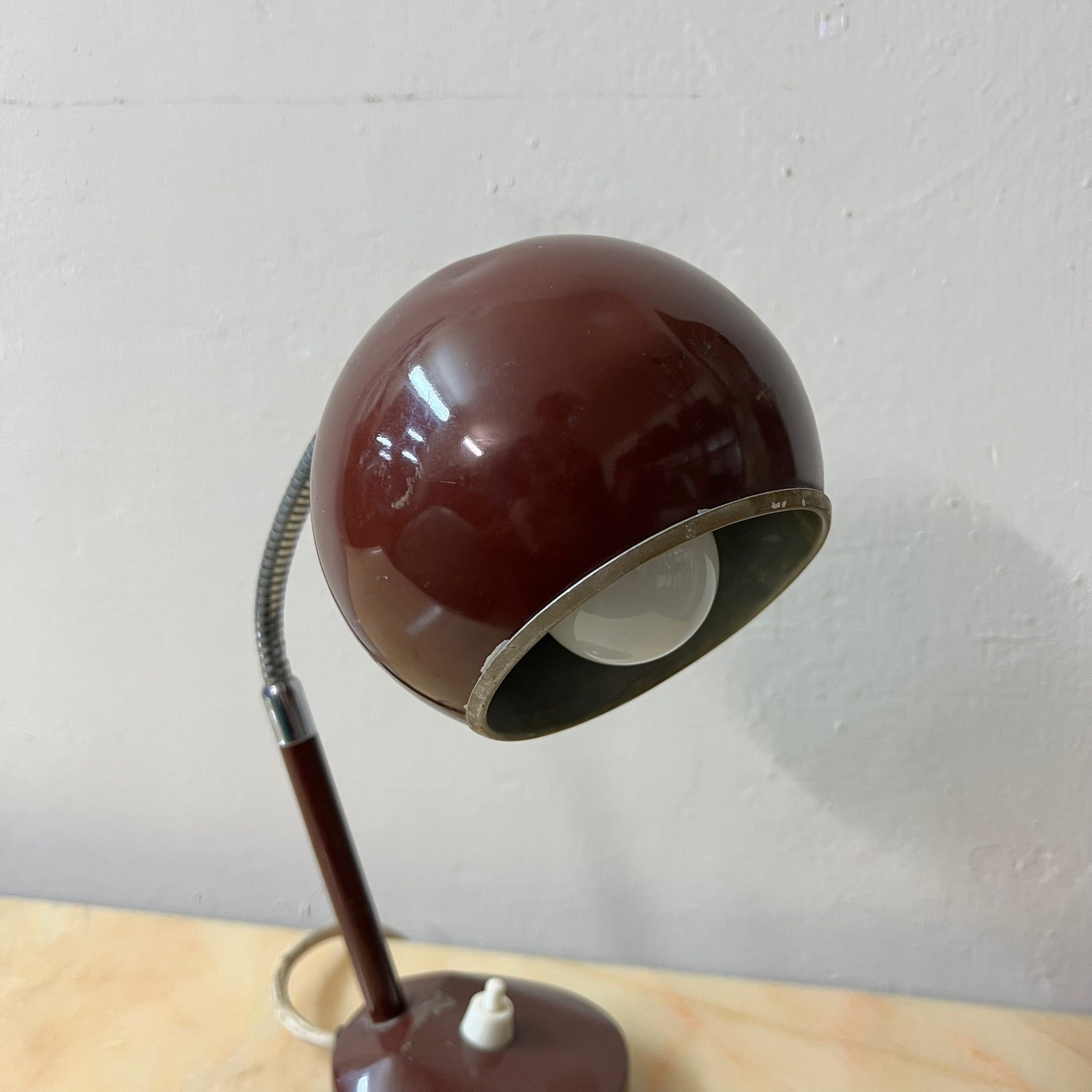 Vecchia lampada da tavolo 