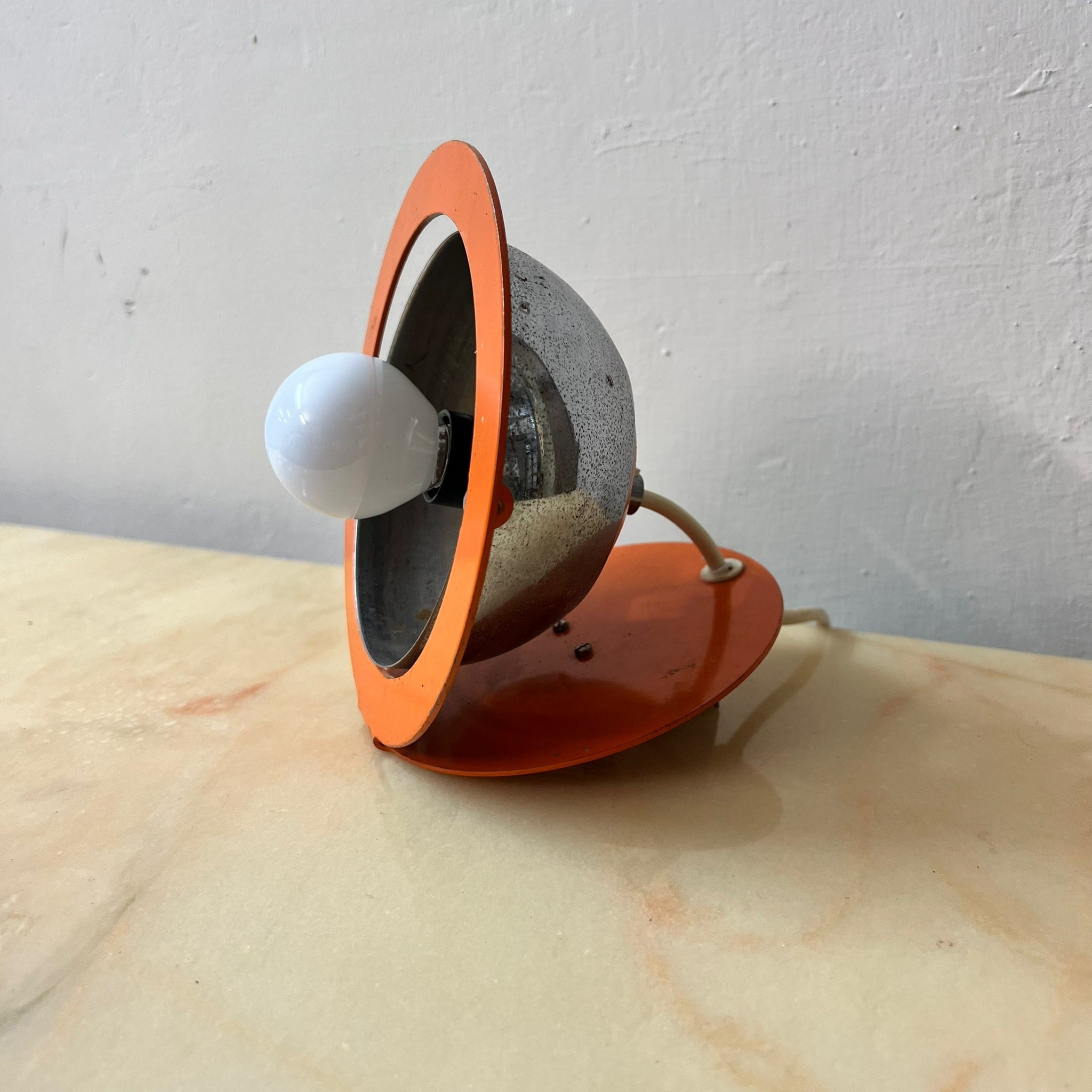 Vecchia lampada rotonda 