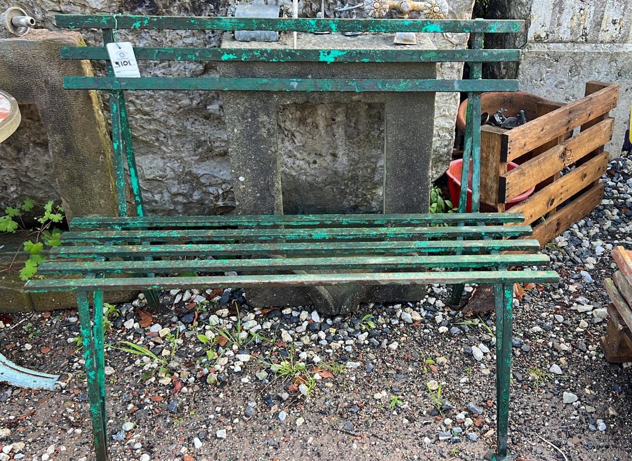 Vecchia panchina in vendita 
