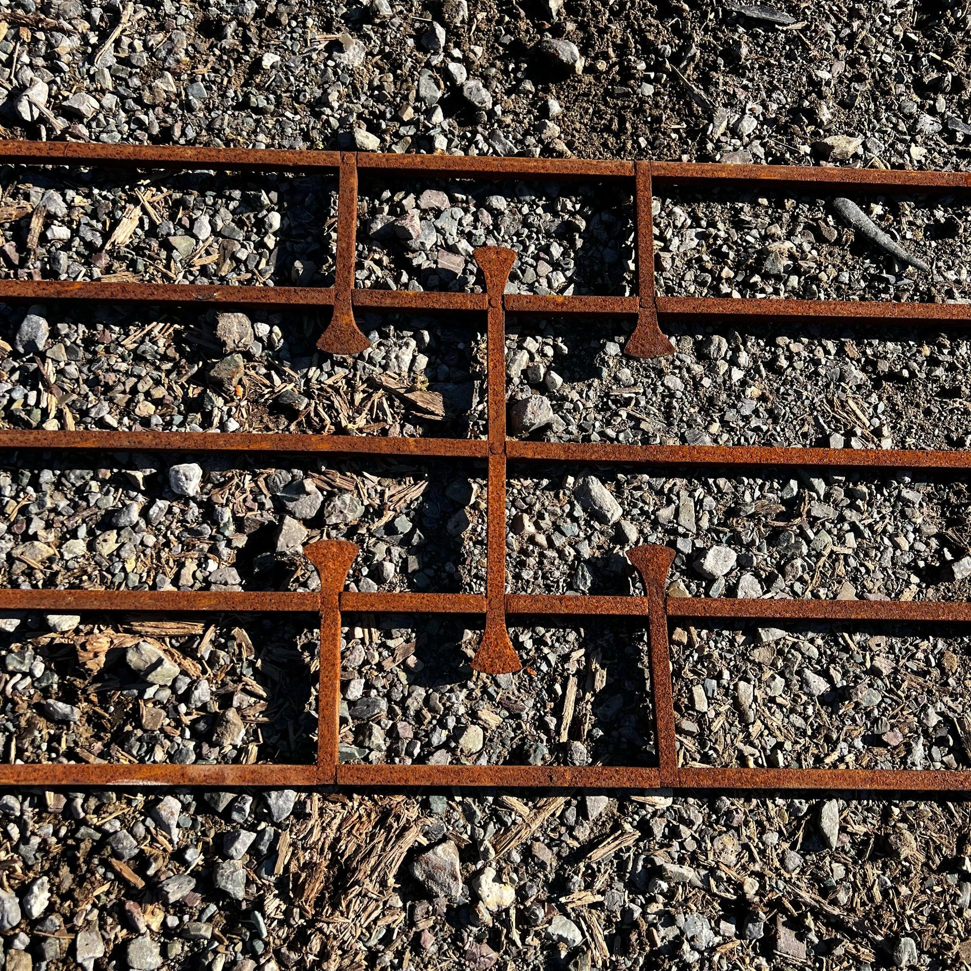 Vecchia rostra in ferro usata 