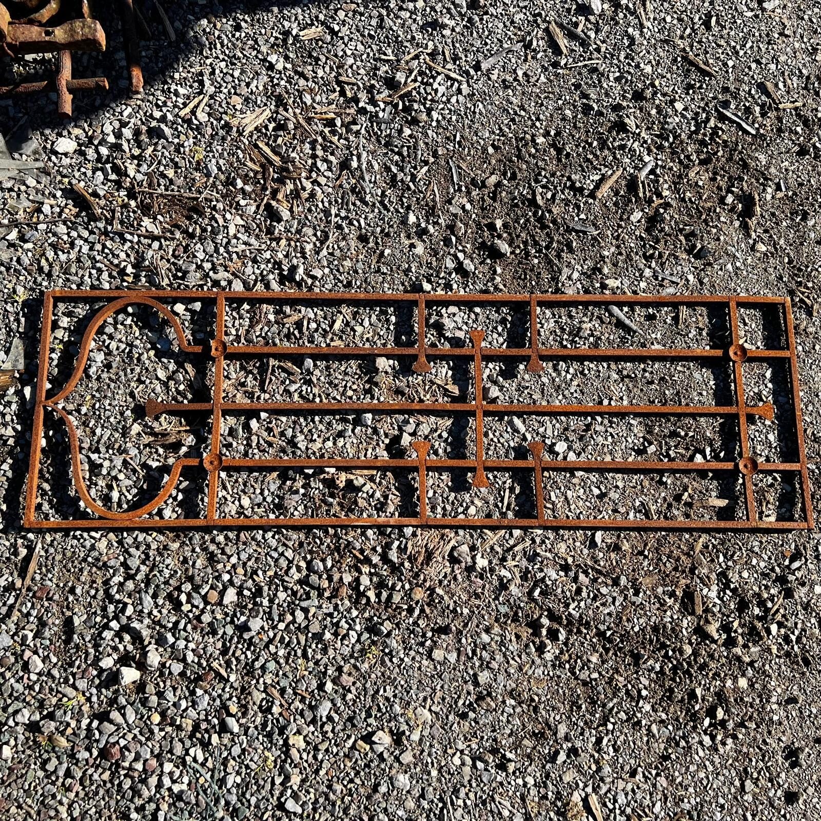 Vecchia rostra in ferro 